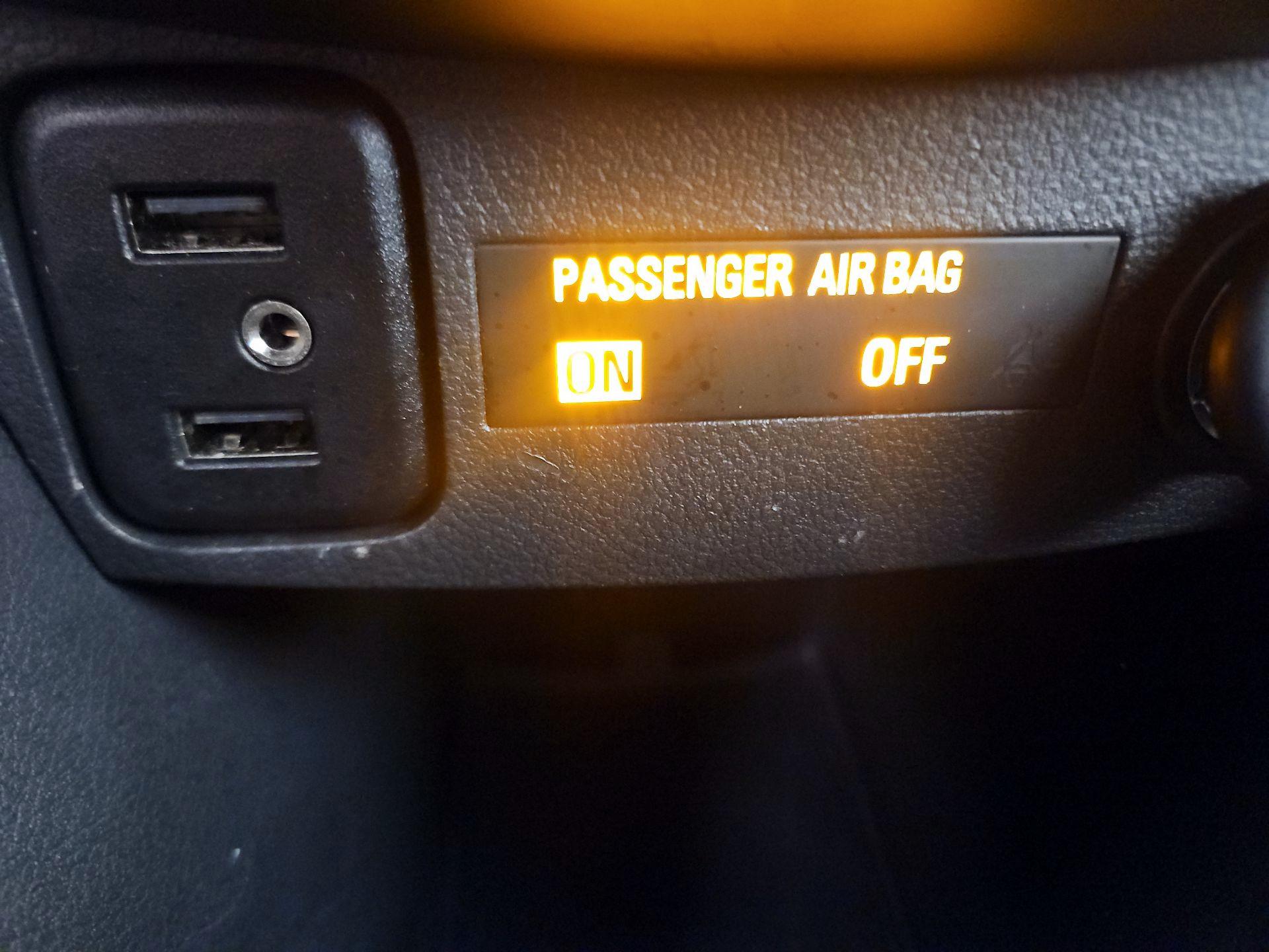 Thumbnail: 2022 Chevrolet Trax - 18