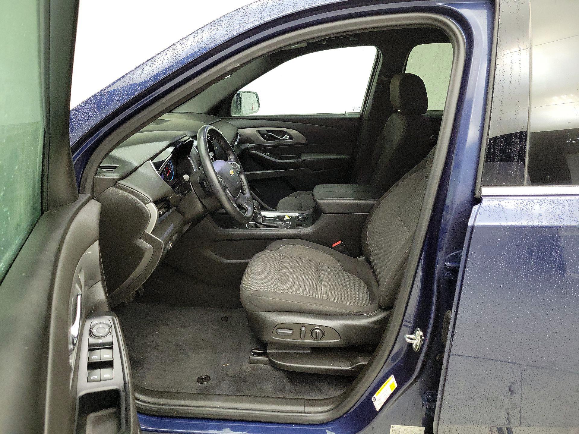 Thumbnail: 2023 Chevrolet Traverse - 11