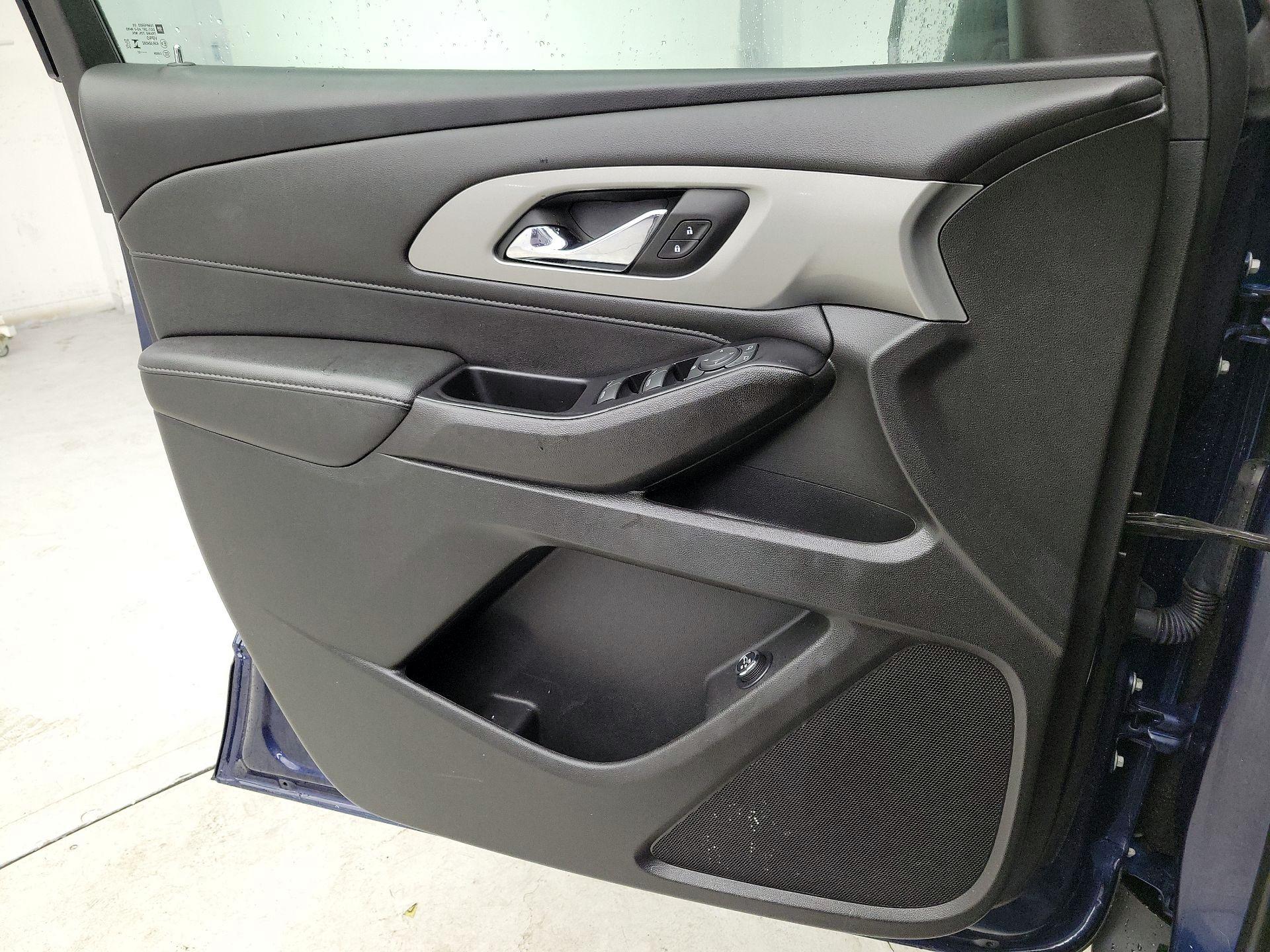 Thumbnail: 2023 Chevrolet Traverse - 12