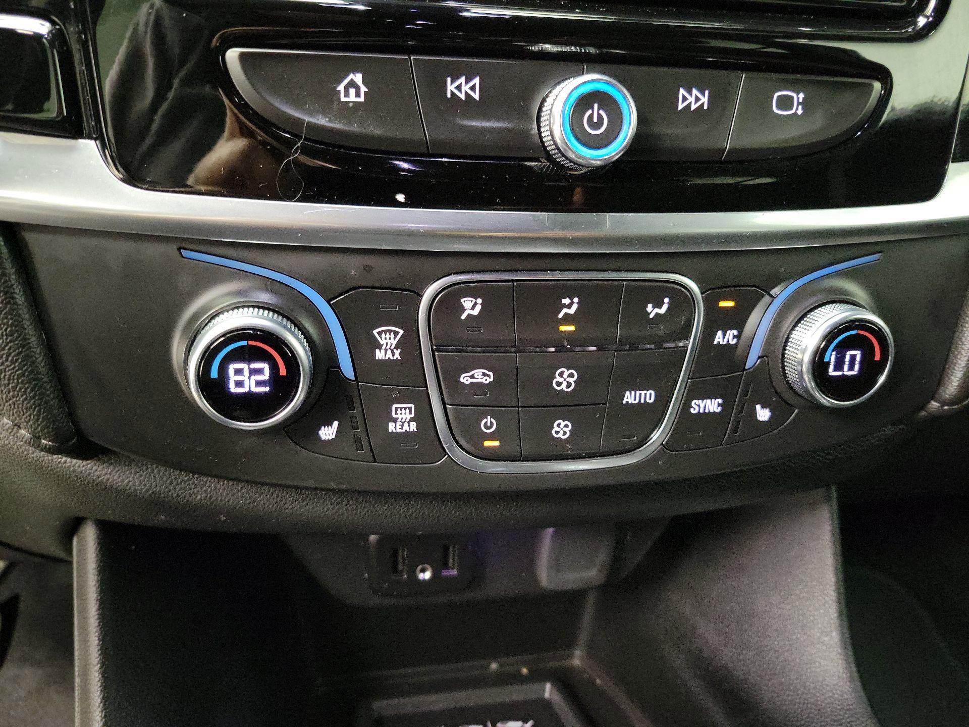 Thumbnail: 2023 Chevrolet Traverse - 16