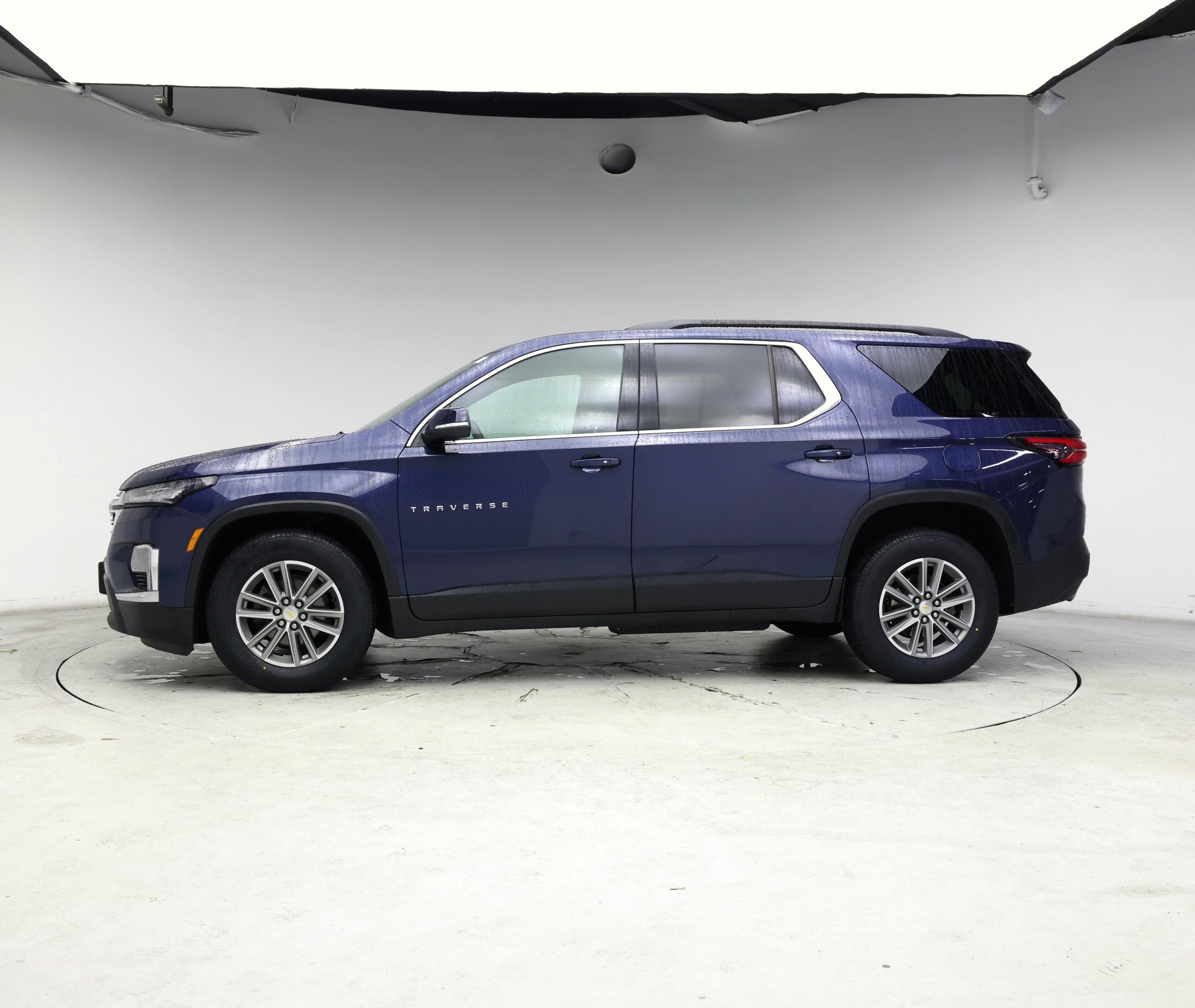 Thumbnail: 2023 Chevrolet Traverse - 3