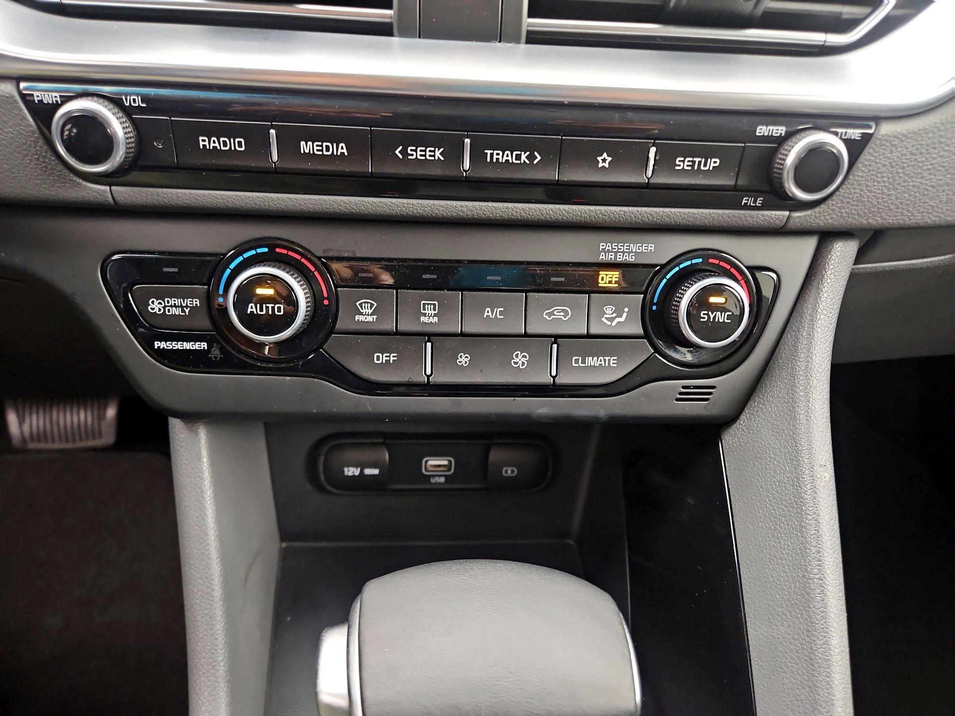 Thumbnail: 2021 Kia Niro - 16