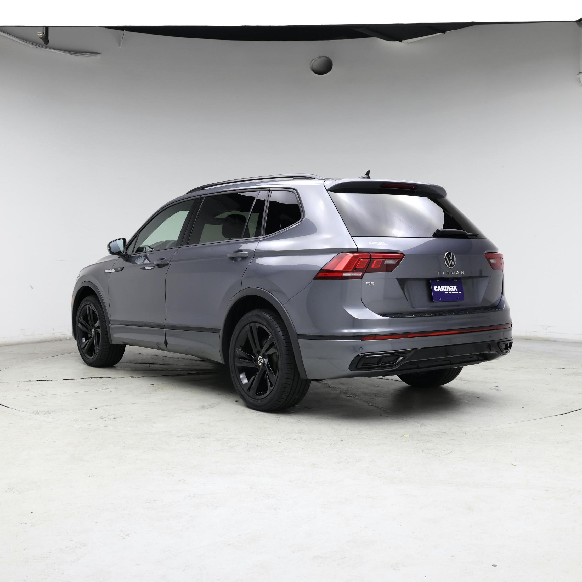 Thumbnail: 2023 Volkswagen Tiguan - 2