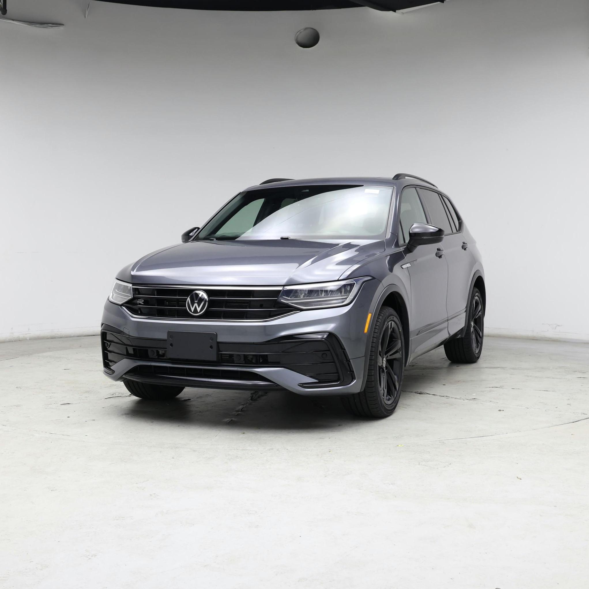 Thumbnail: 2023 Volkswagen Tiguan - 4