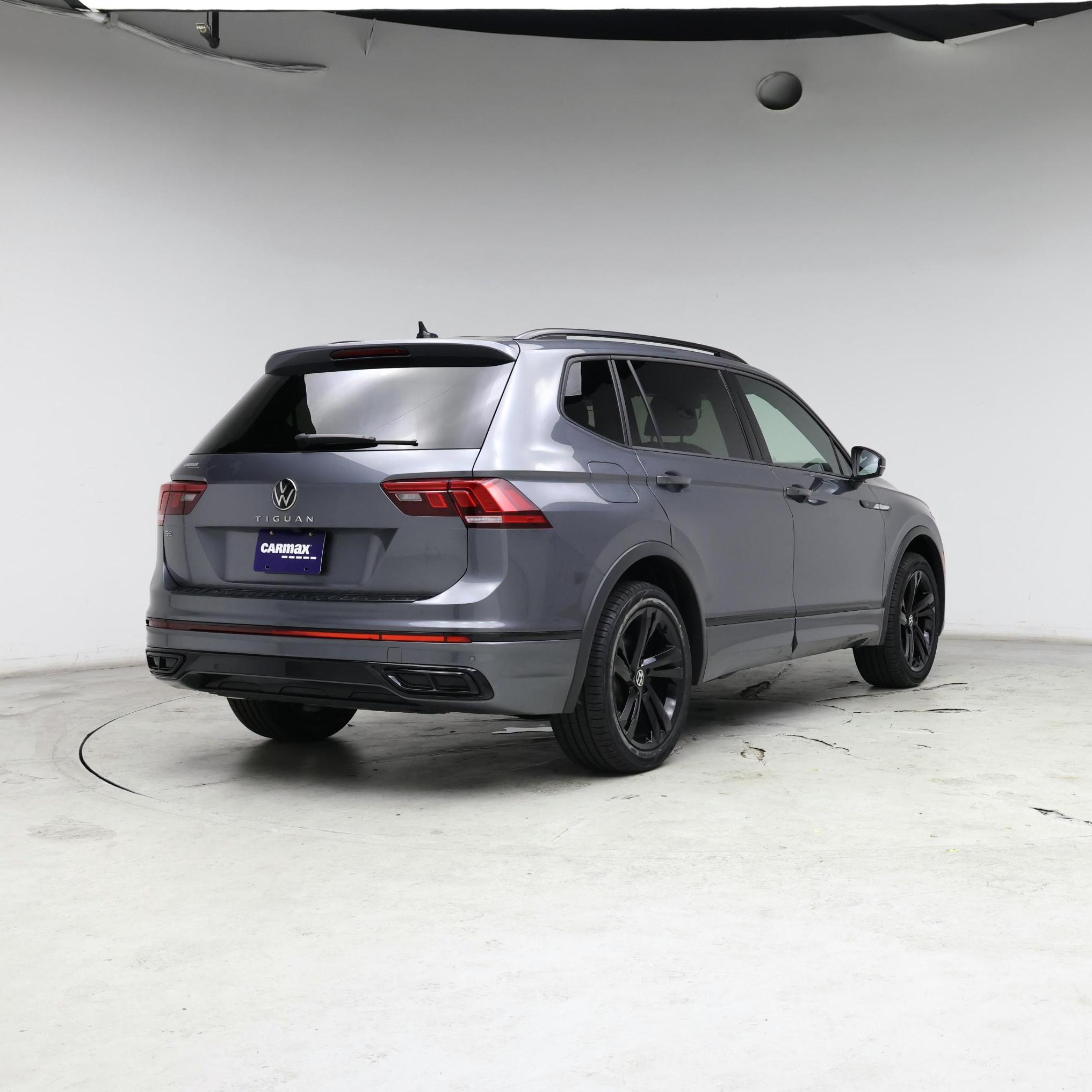 Thumbnail: 2023 Volkswagen Tiguan - 8