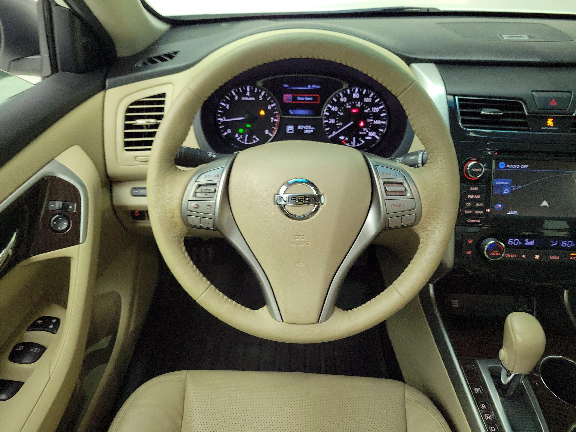 Thumbnail: 2015 Nissan Altima - 10