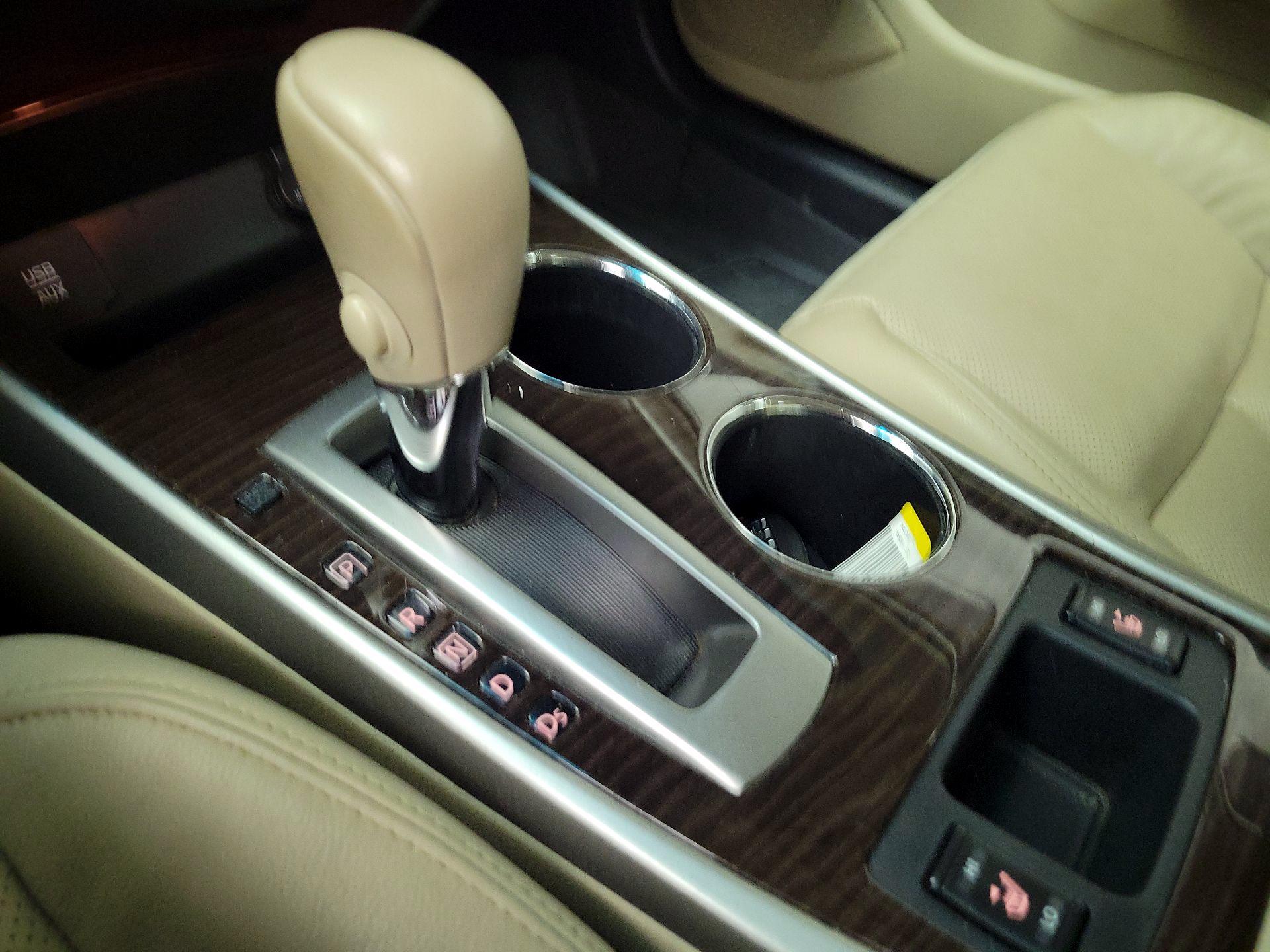 Thumbnail: 2015 Nissan Altima - 17