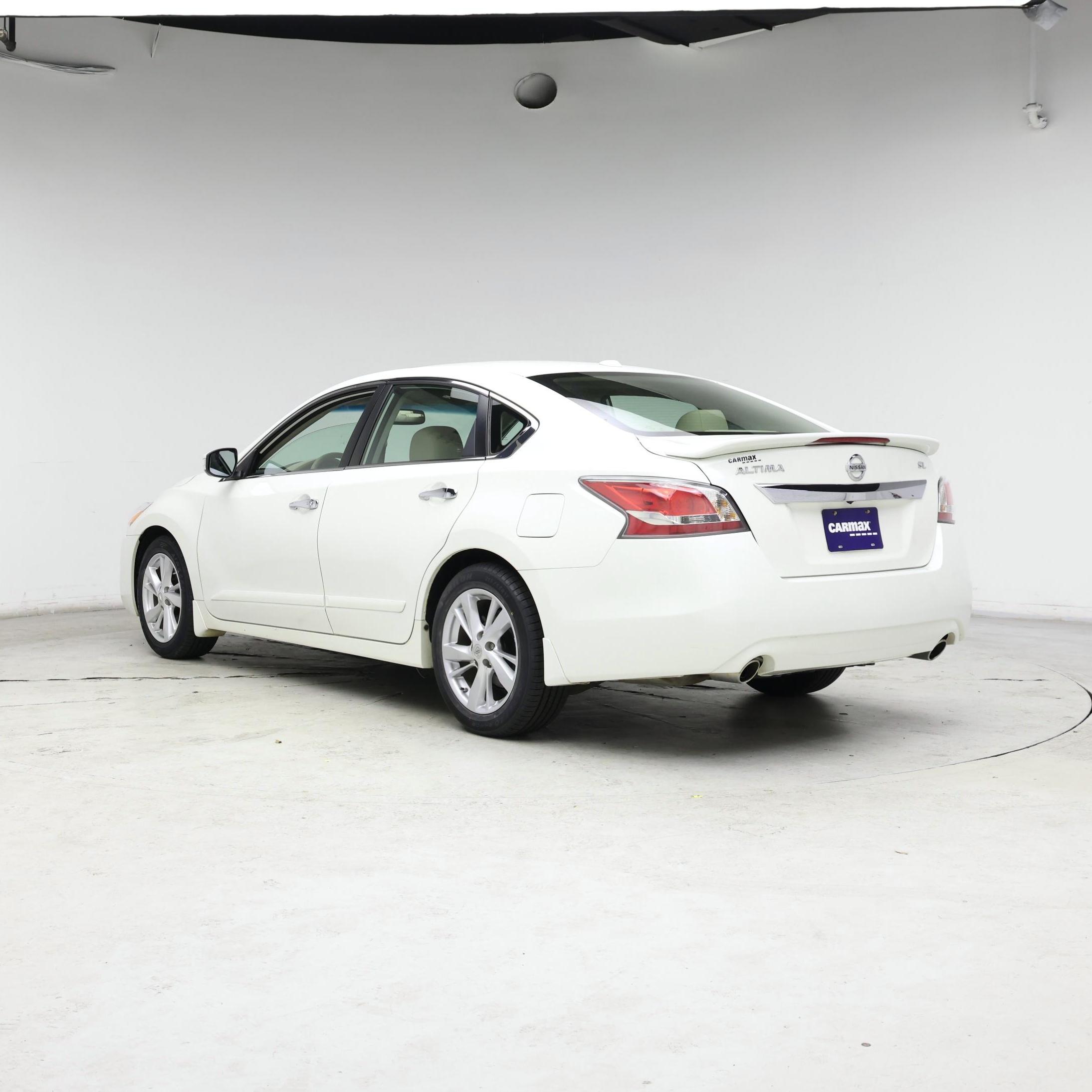 Thumbnail: 2015 Nissan Altima - 2