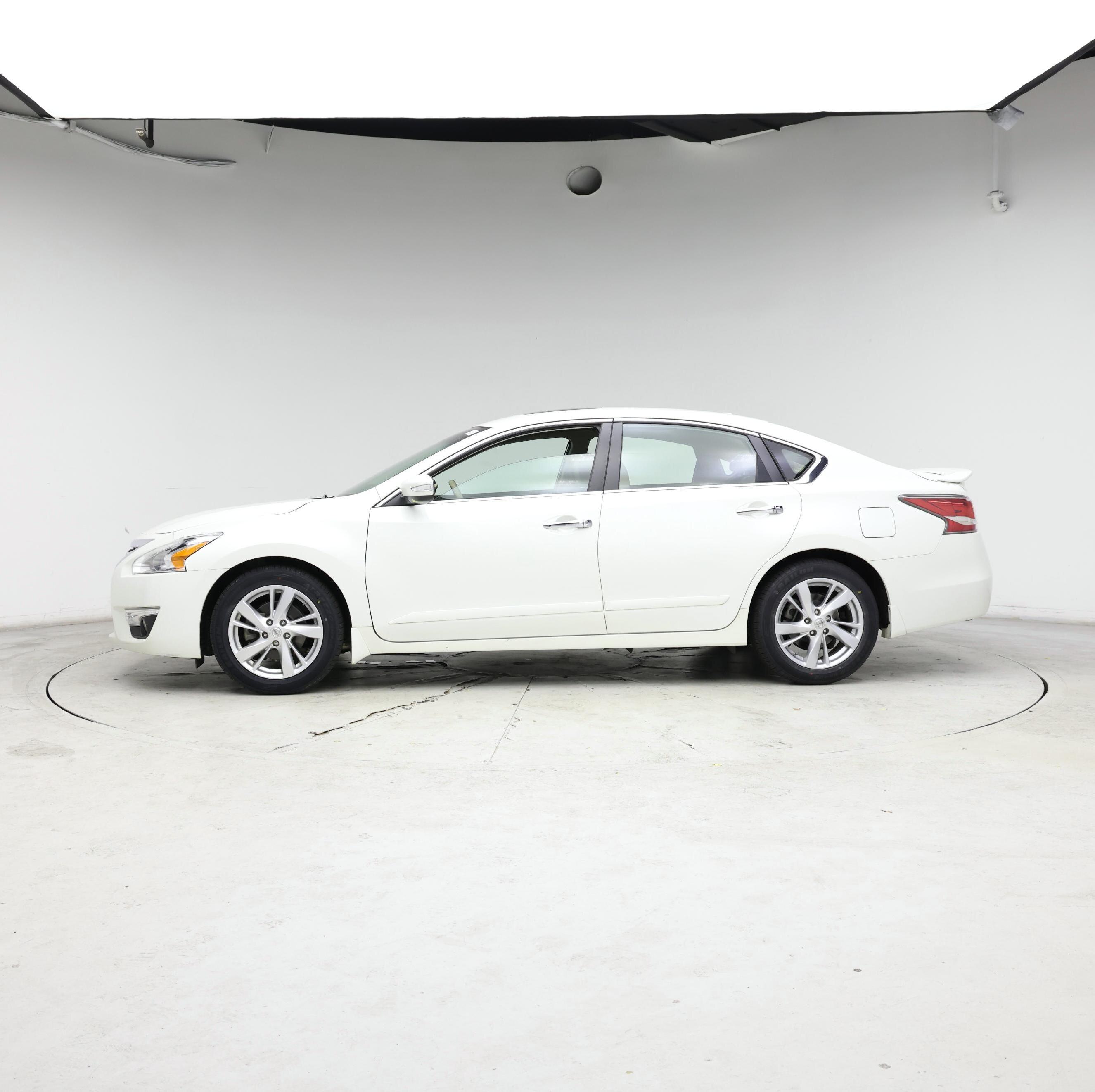 Thumbnail: 2015 Nissan Altima - 3