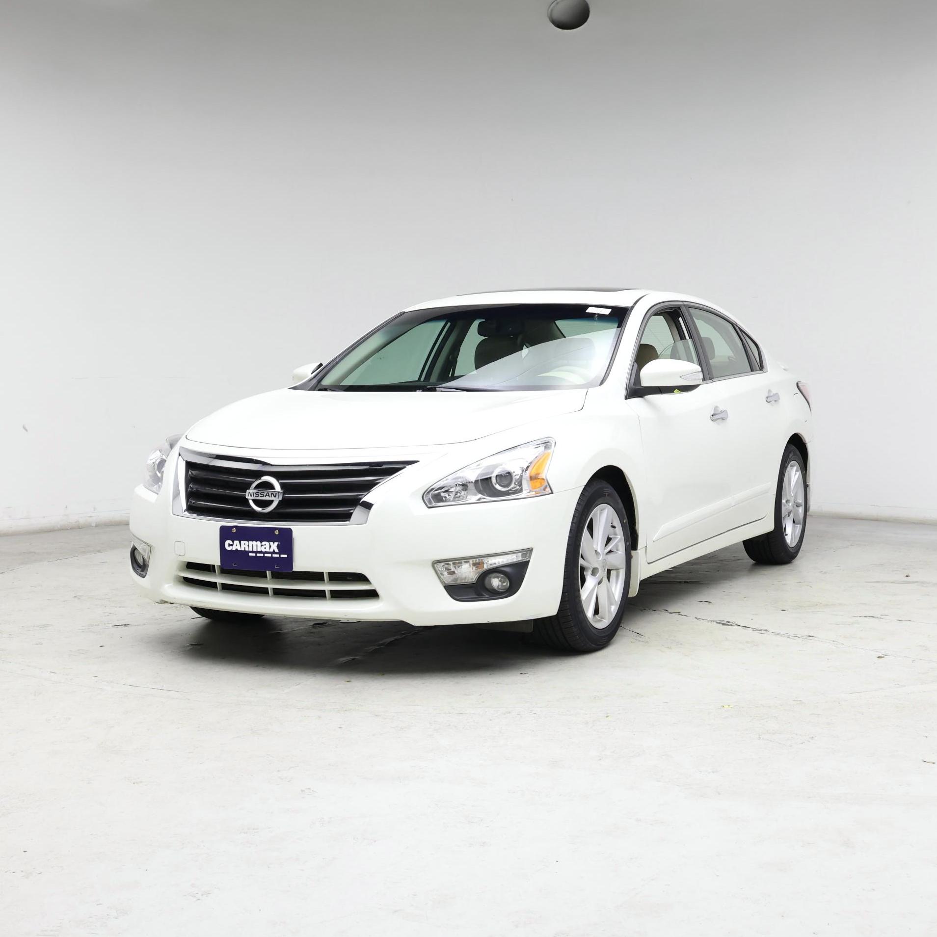 Thumbnail: 2015 Nissan Altima - 4