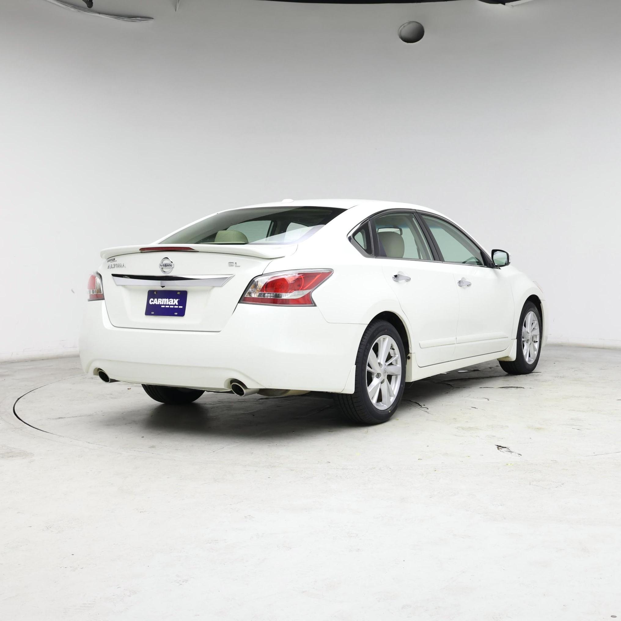 Thumbnail: 2015 Nissan Altima - 8