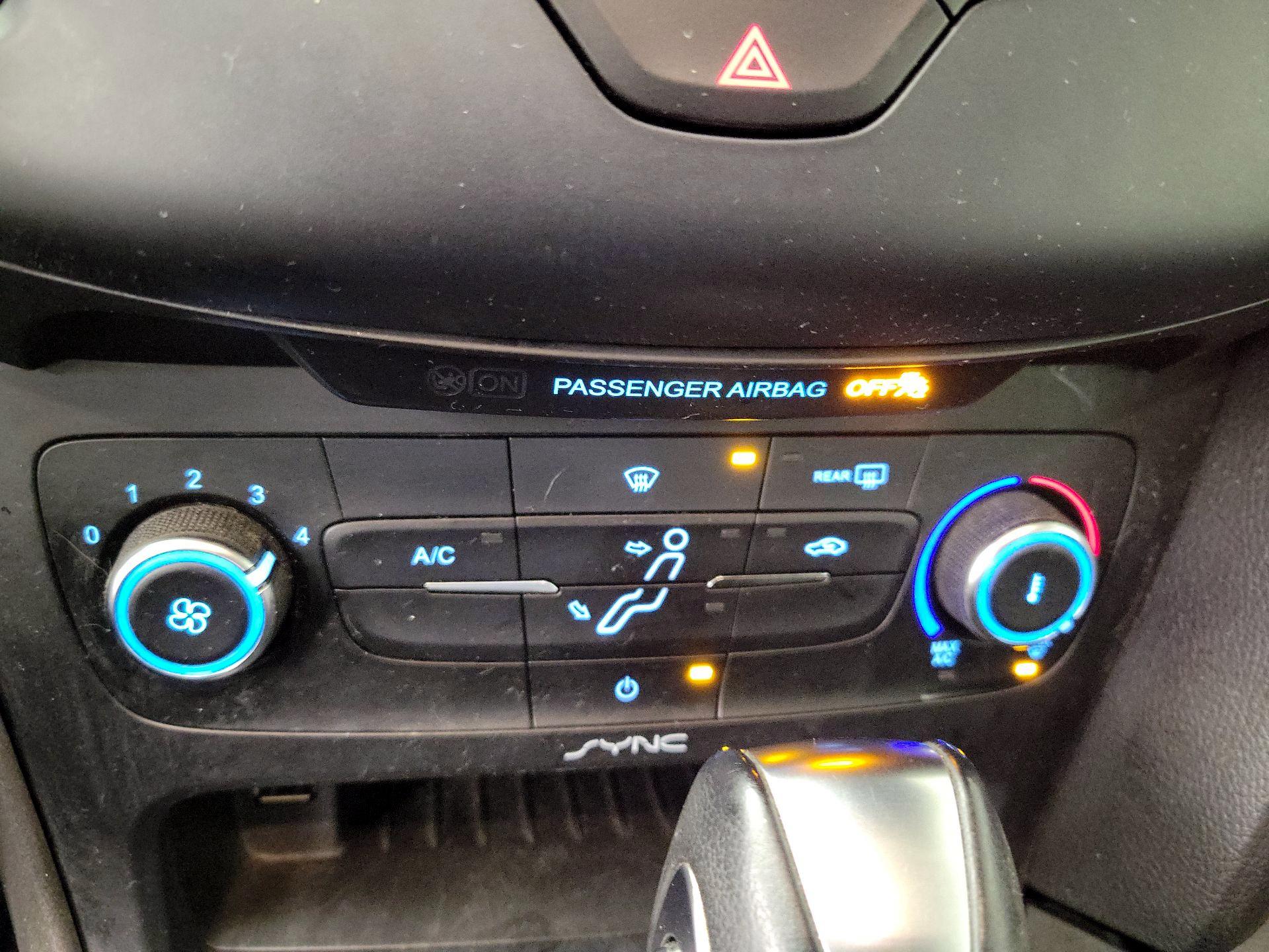 Thumbnail: 2016 Ford Focus - 16