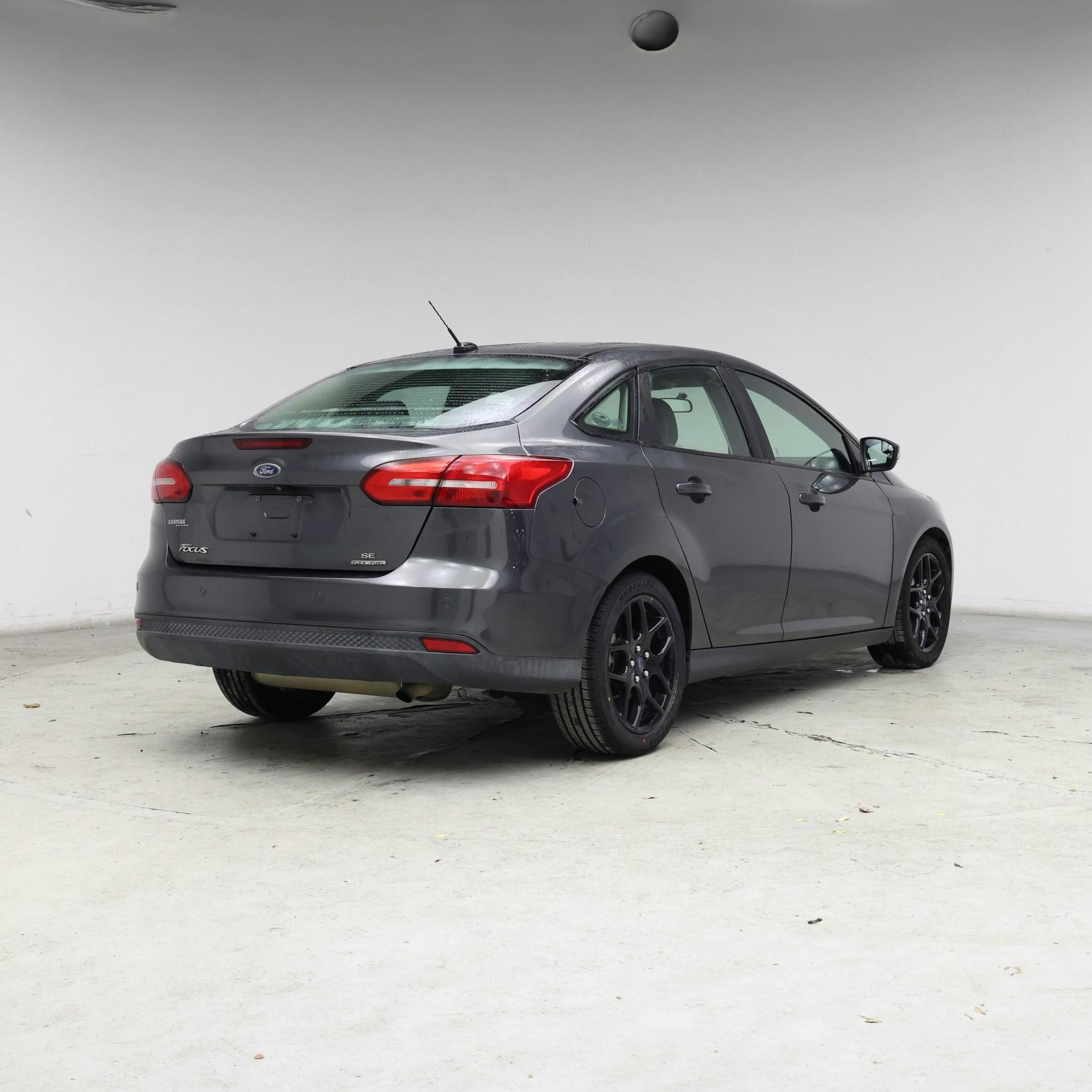 Thumbnail: 2016 Ford Focus - 8