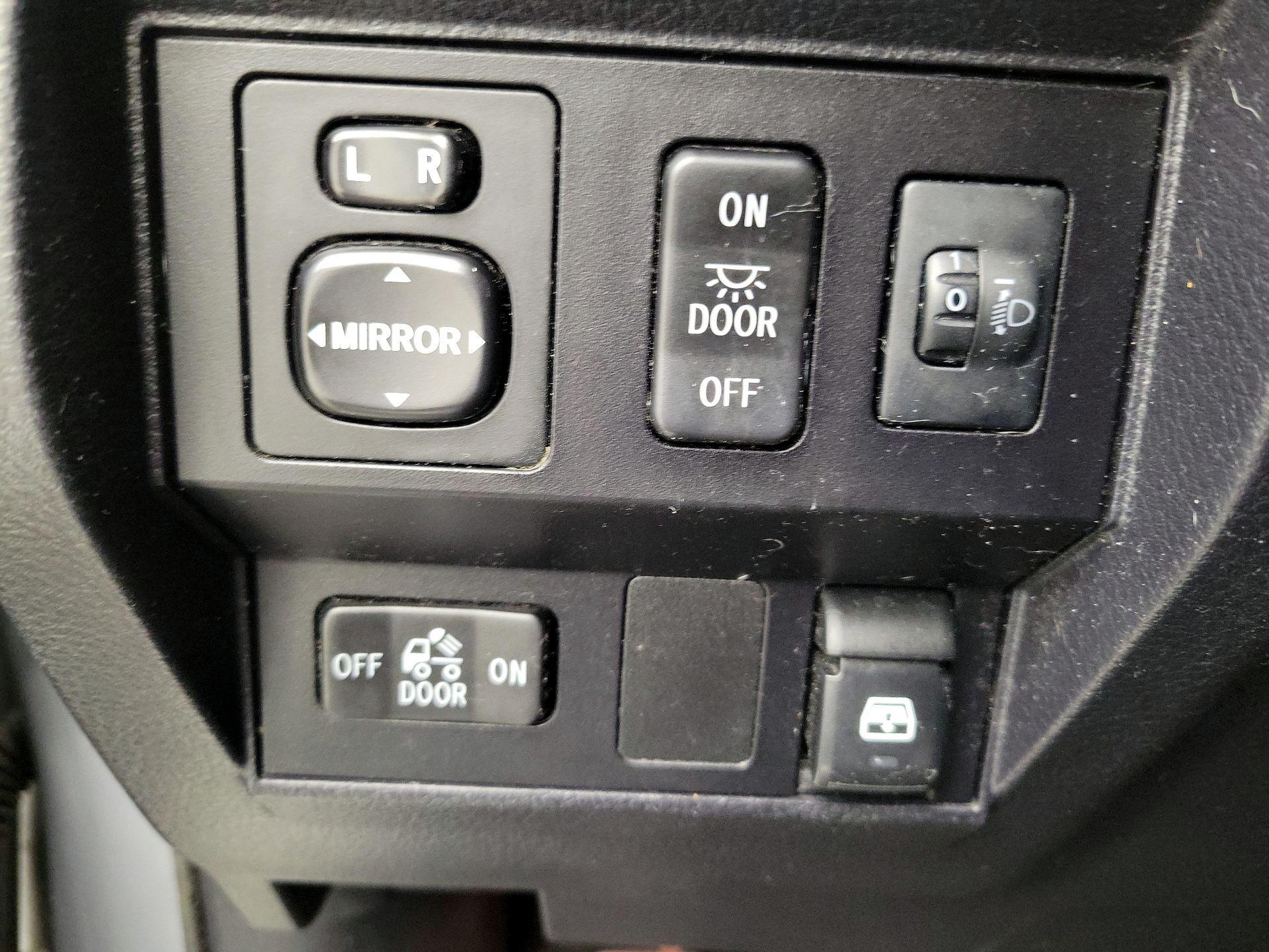 Thumbnail: 2017 Toyota Tundra - 13