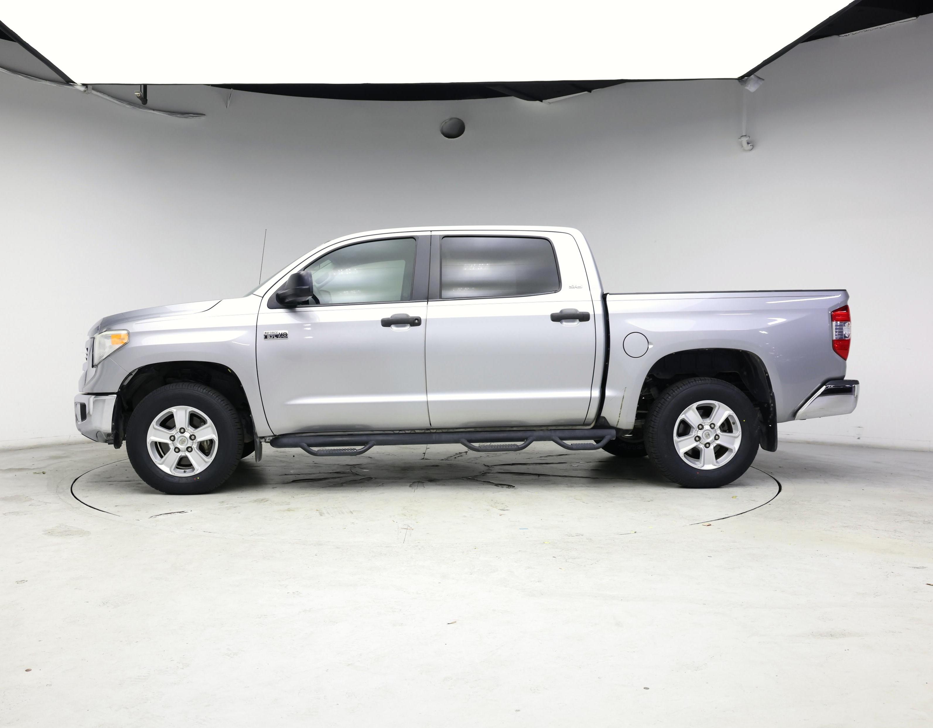 Thumbnail: 2017 Toyota Tundra - 3