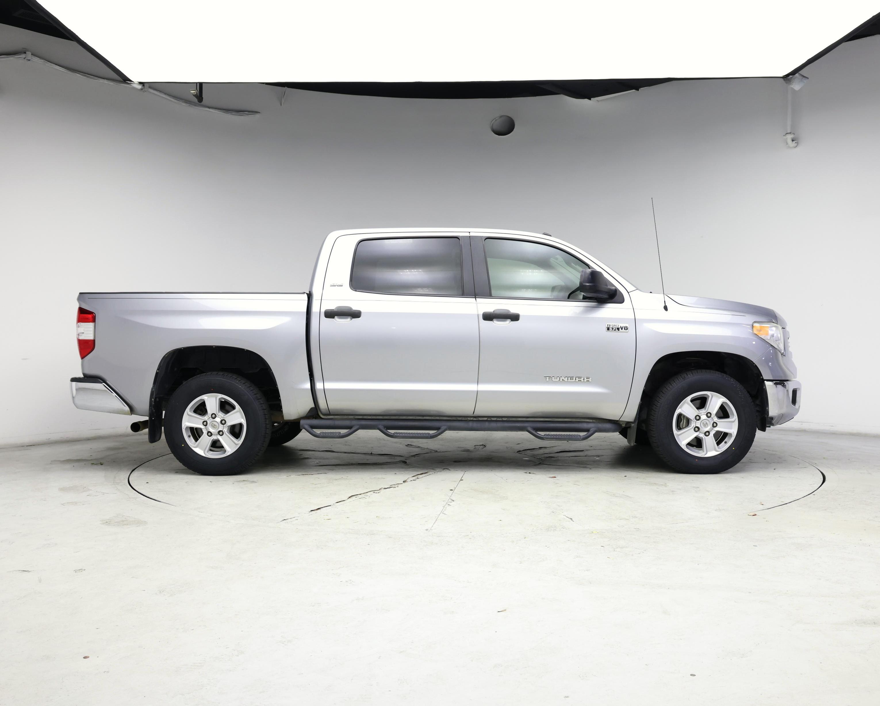 Thumbnail: 2017 Toyota Tundra - 7