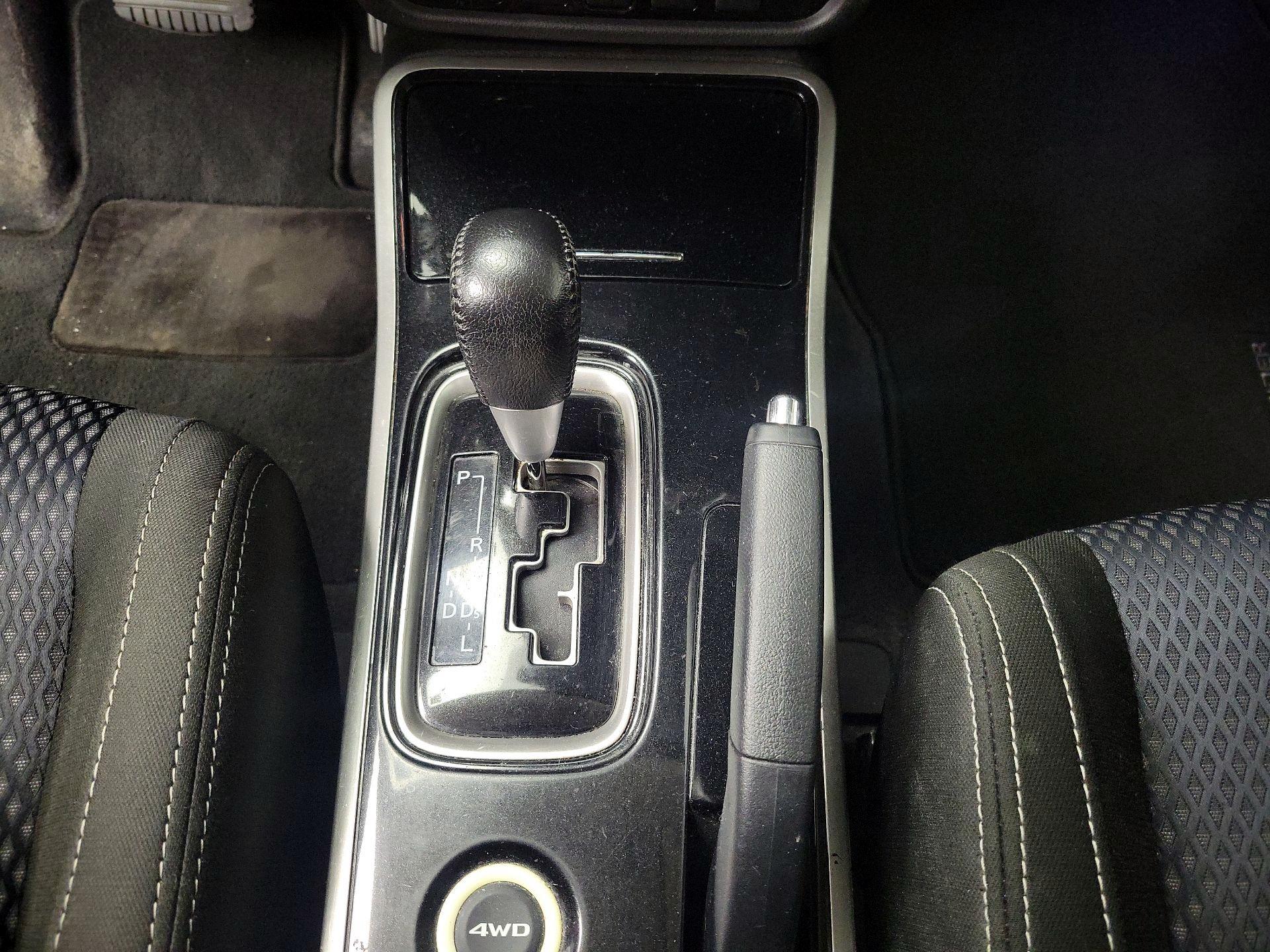 Thumbnail: 2017 Mitsubishi Outlander - 17