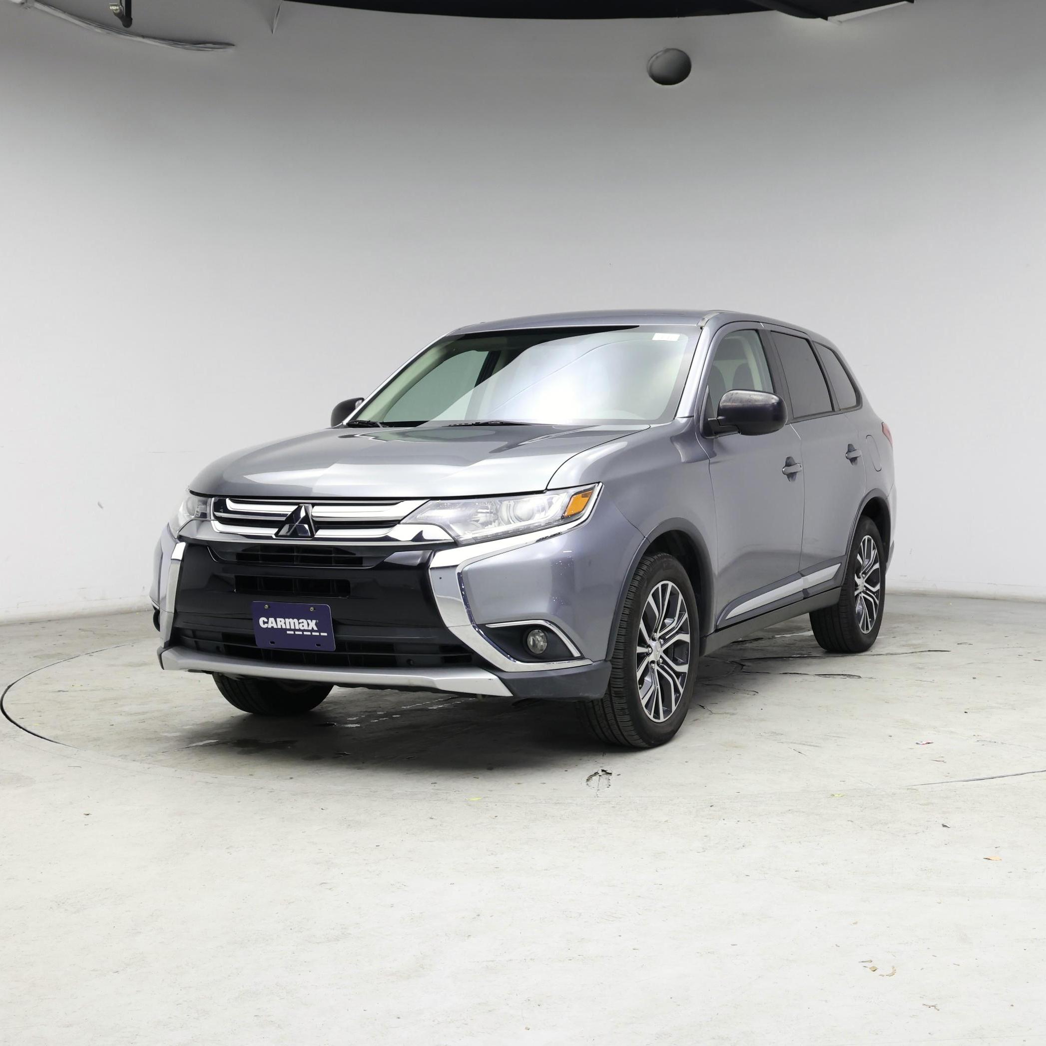 Thumbnail: 2017 Mitsubishi Outlander - 4