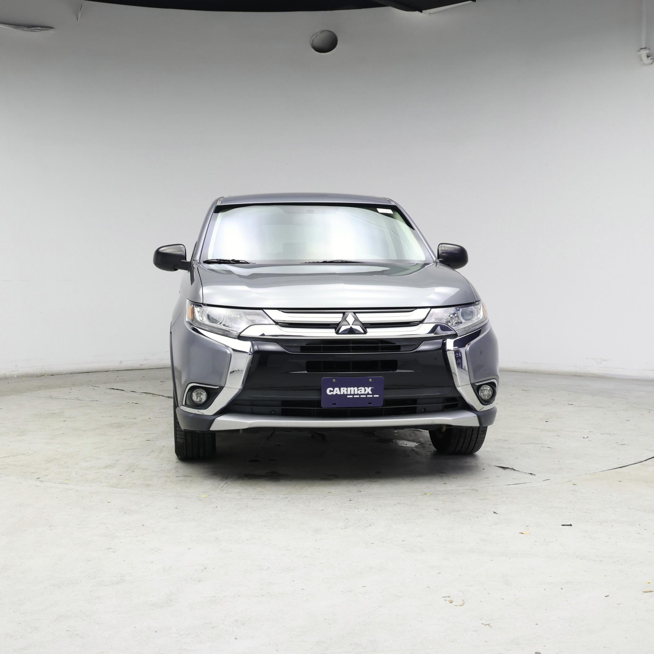 Thumbnail: 2017 Mitsubishi Outlander - 5