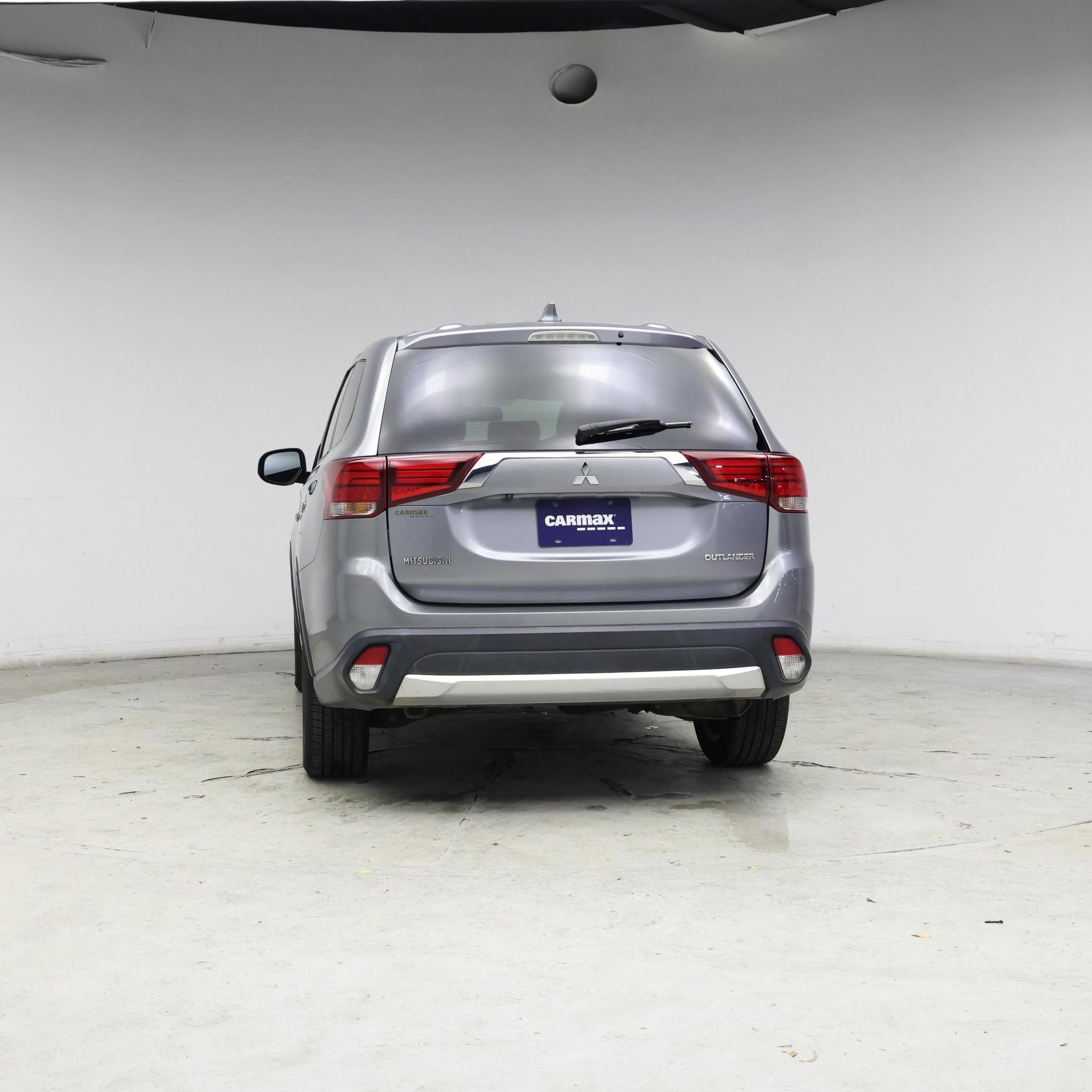 Thumbnail: 2017 Mitsubishi Outlander - 6