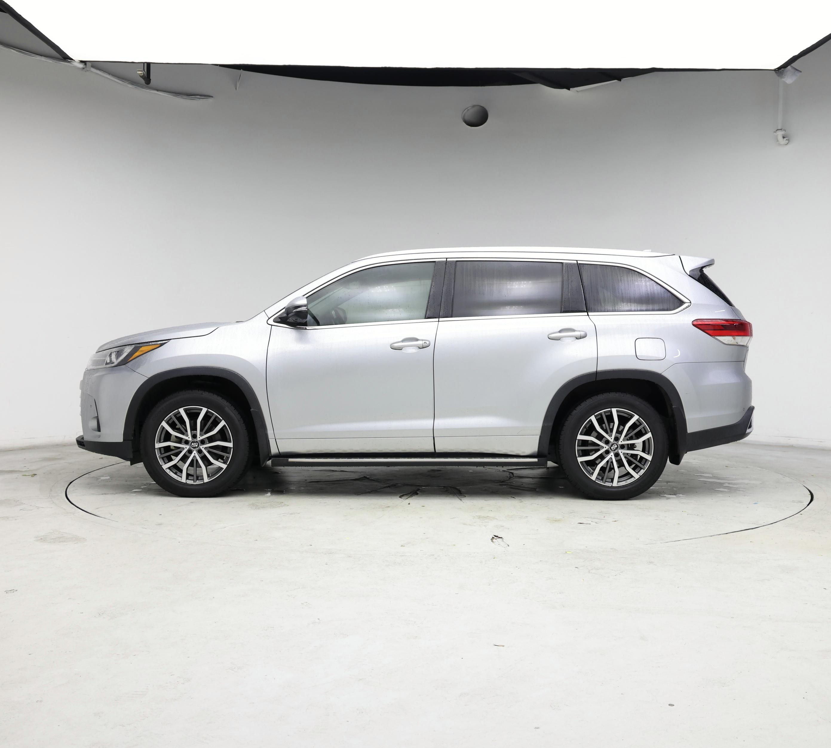 Thumbnail: 2018 Toyota Highlander - 3
