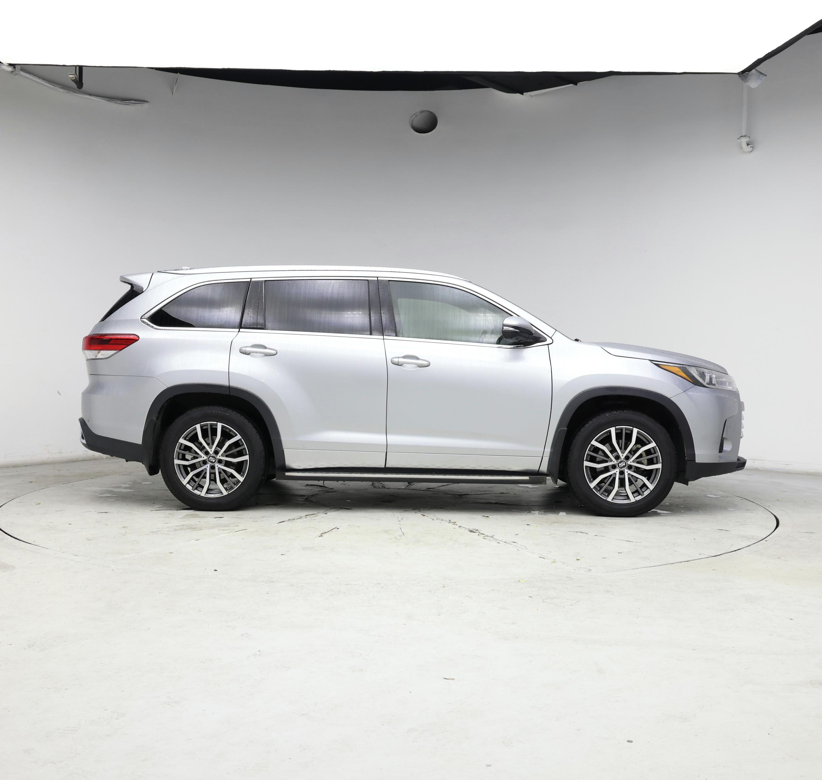 Thumbnail: 2018 Toyota Highlander - 7