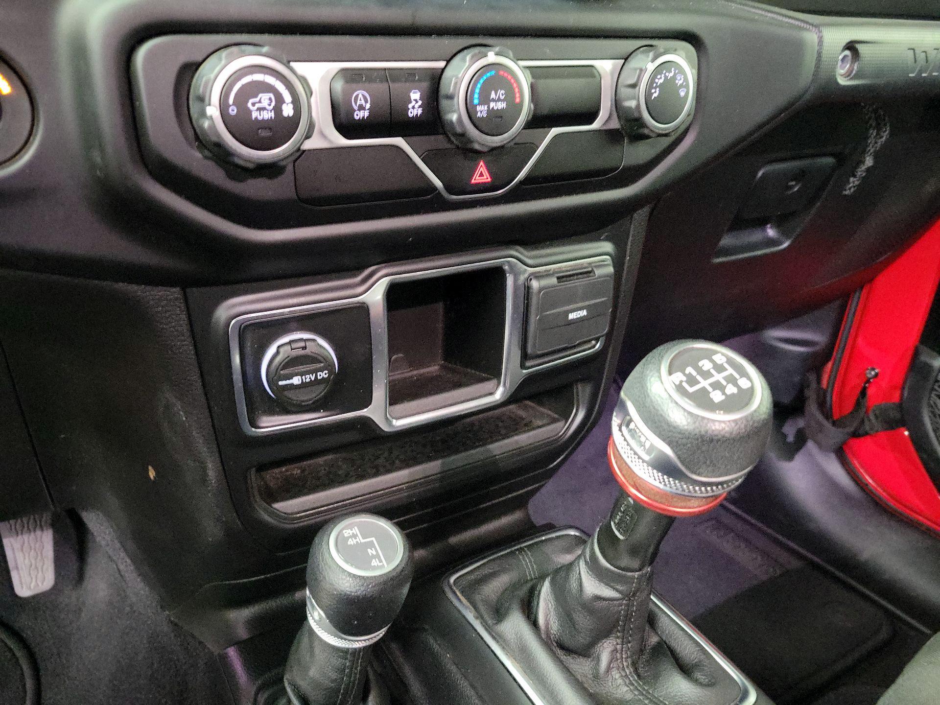 Thumbnail: 2021 Jeep Wrangler - 18