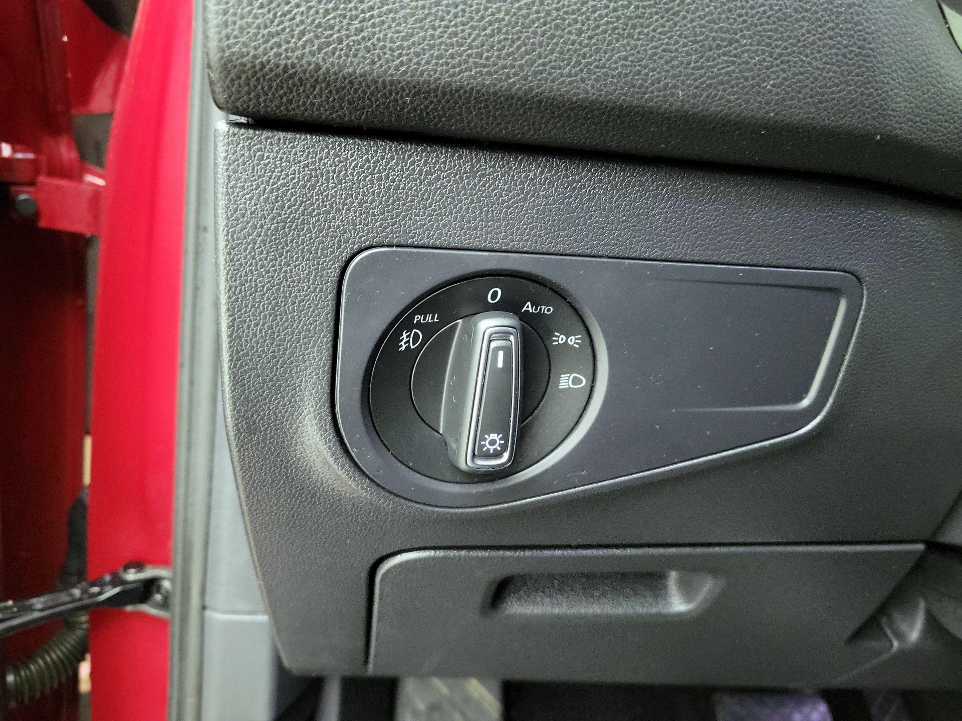 Thumbnail: 2021 Volkswagen Tiguan - 13