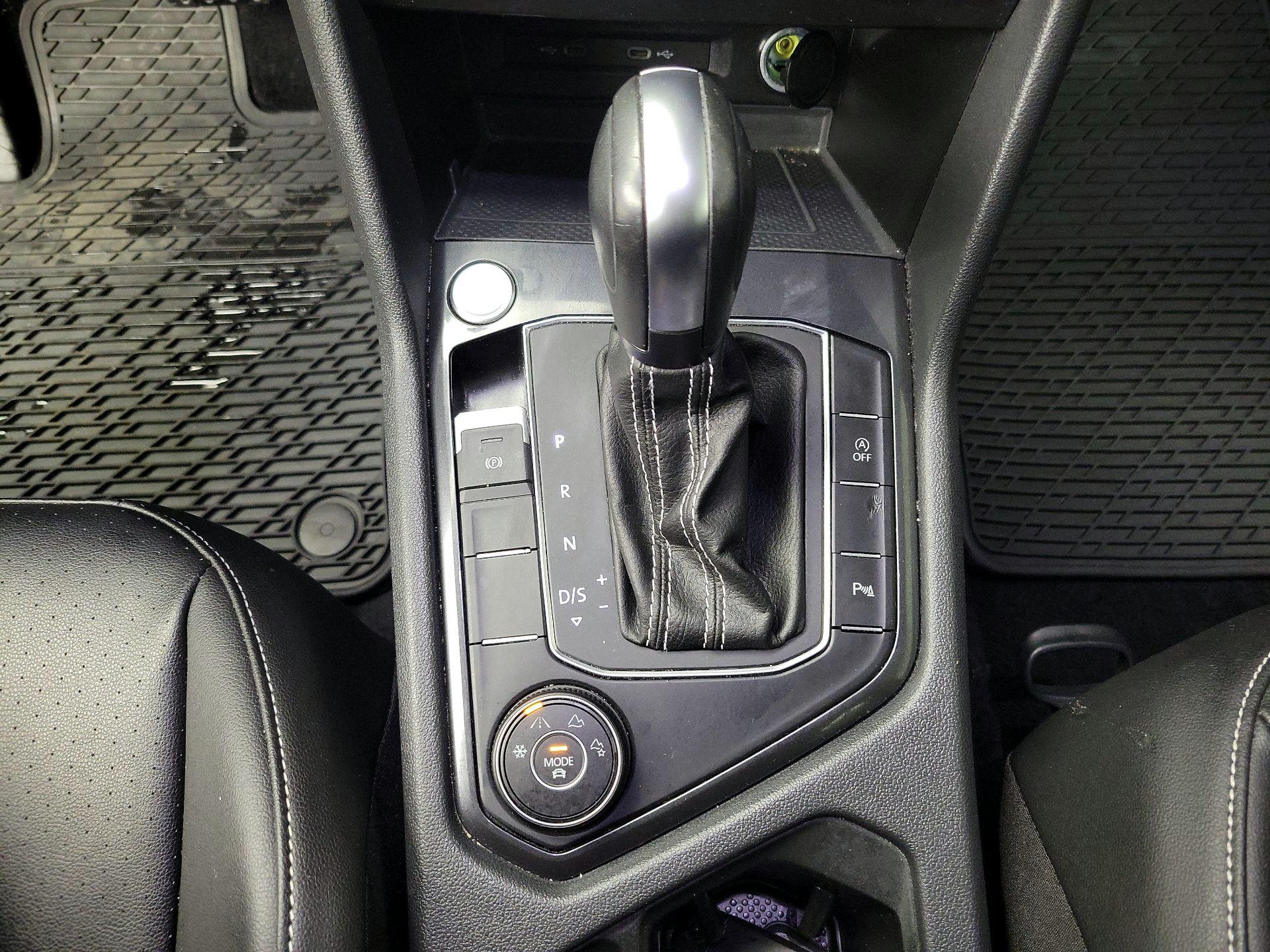 Thumbnail: 2021 Volkswagen Tiguan - 18