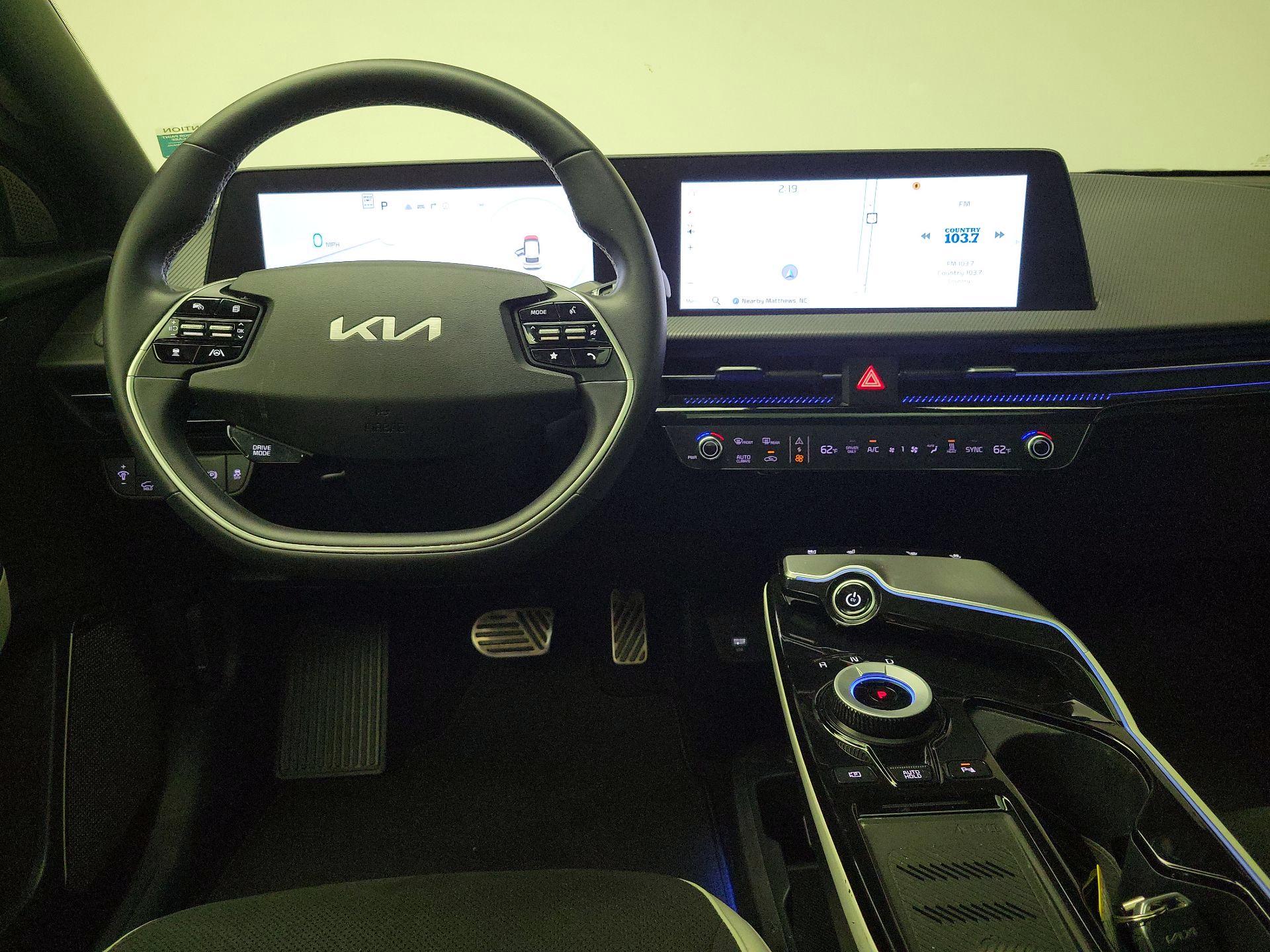 Thumbnail: 2022 Kia EV6 - 10