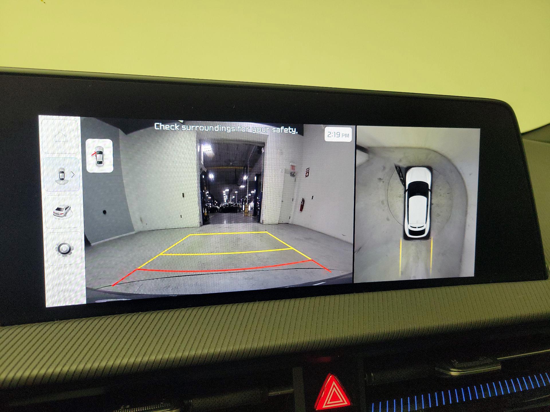 Thumbnail: 2022 Kia EV6 - 15