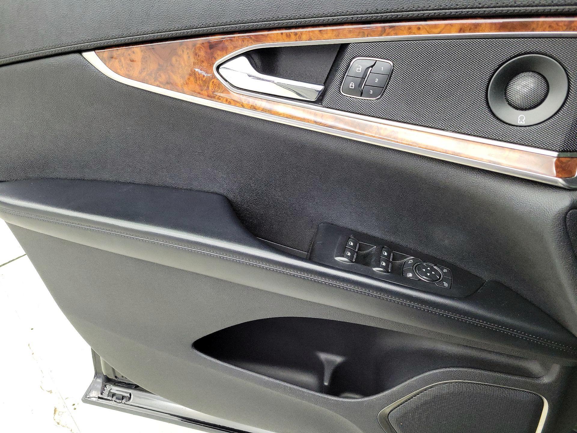 Thumbnail: 2020 Lincoln Nautilus - 12