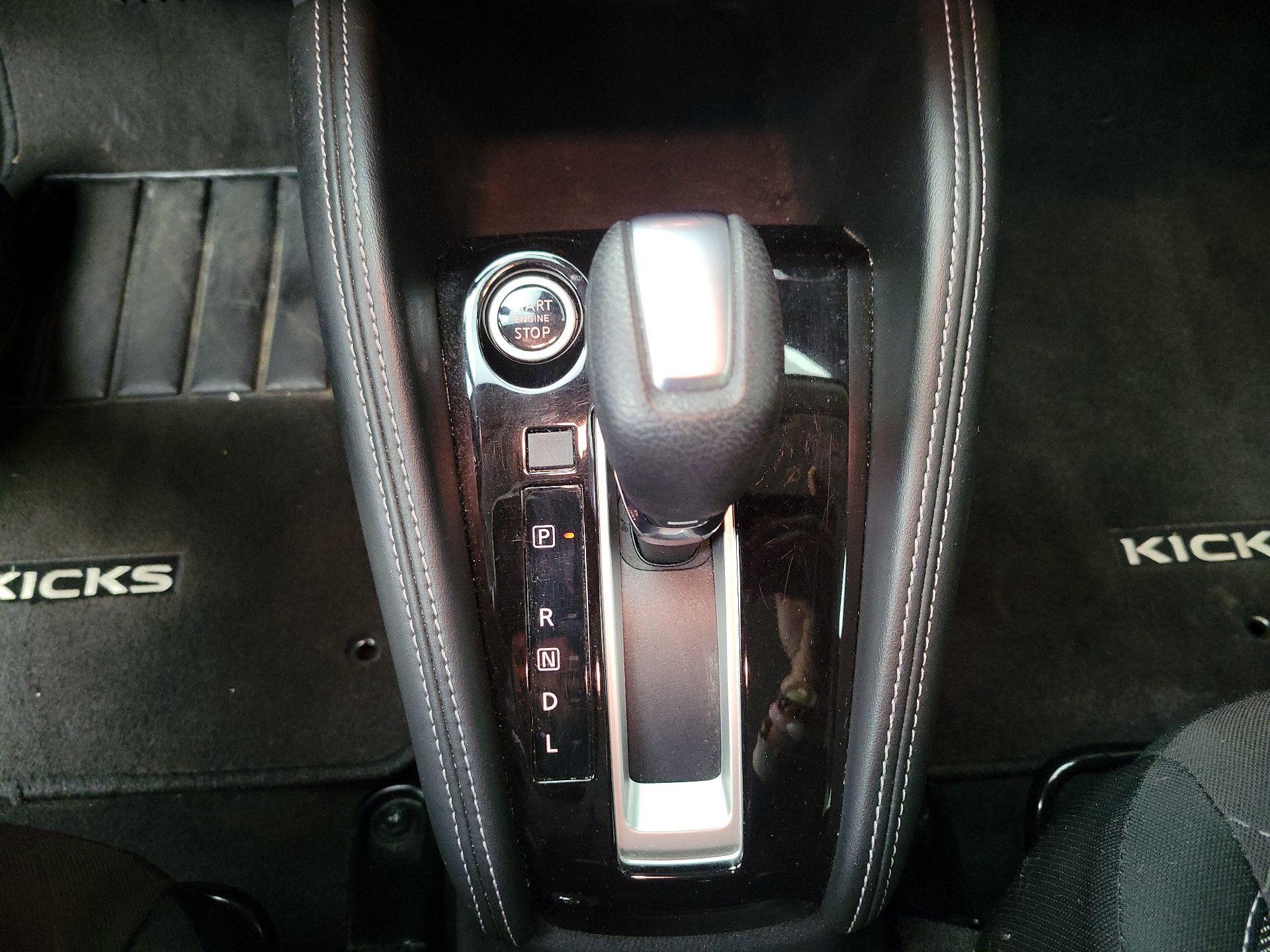 Thumbnail: 2020 Nissan Kicks - 16