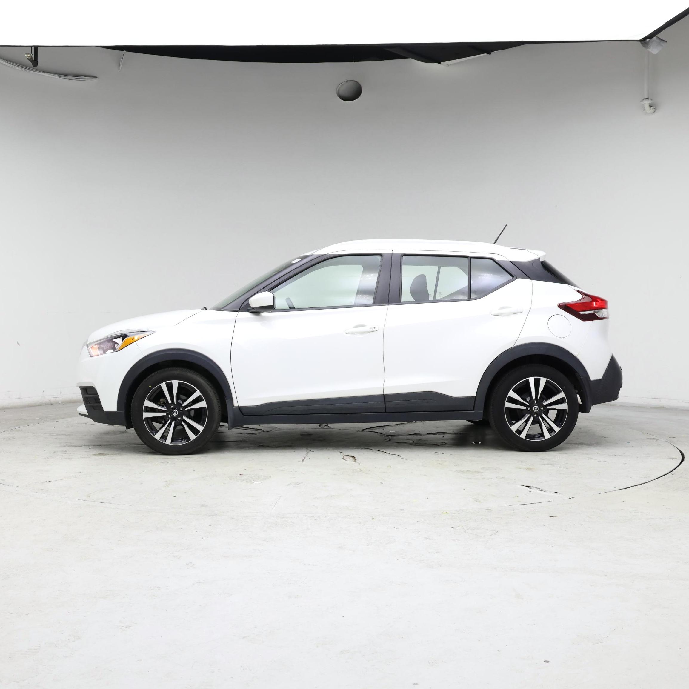 Thumbnail: 2020 Nissan Kicks - 3