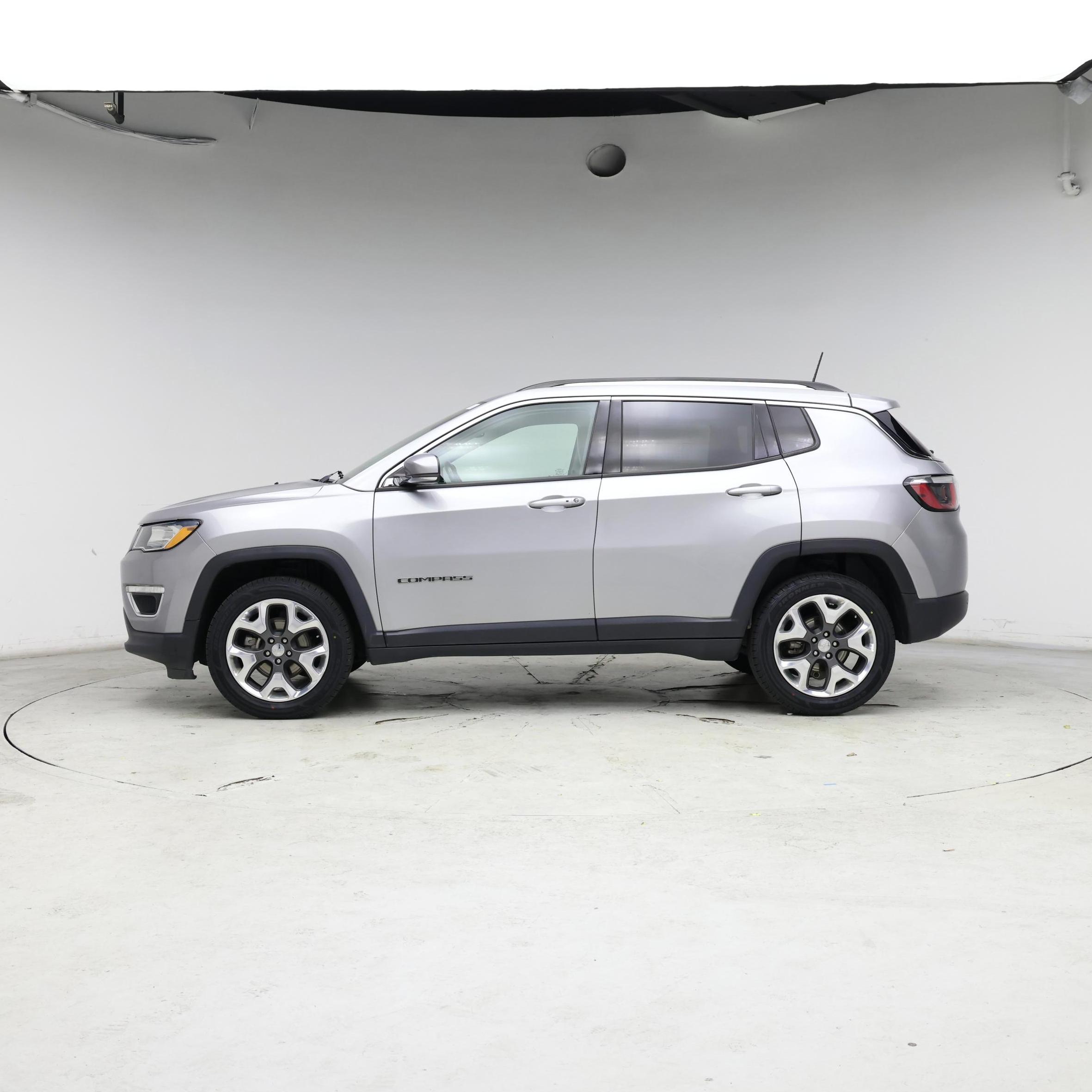 Thumbnail: 2019 Jeep Compass - 3