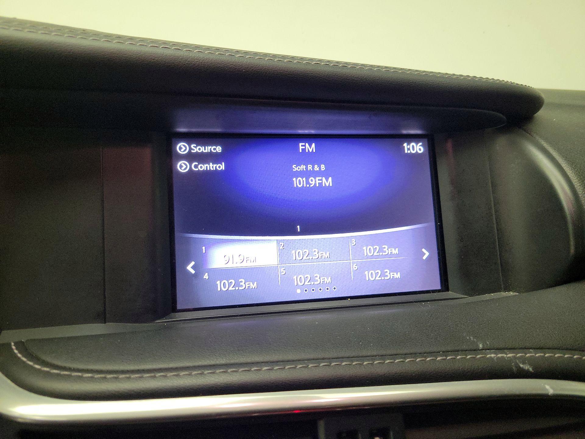 Thumbnail: 2017 INFINITI QX30 - 15