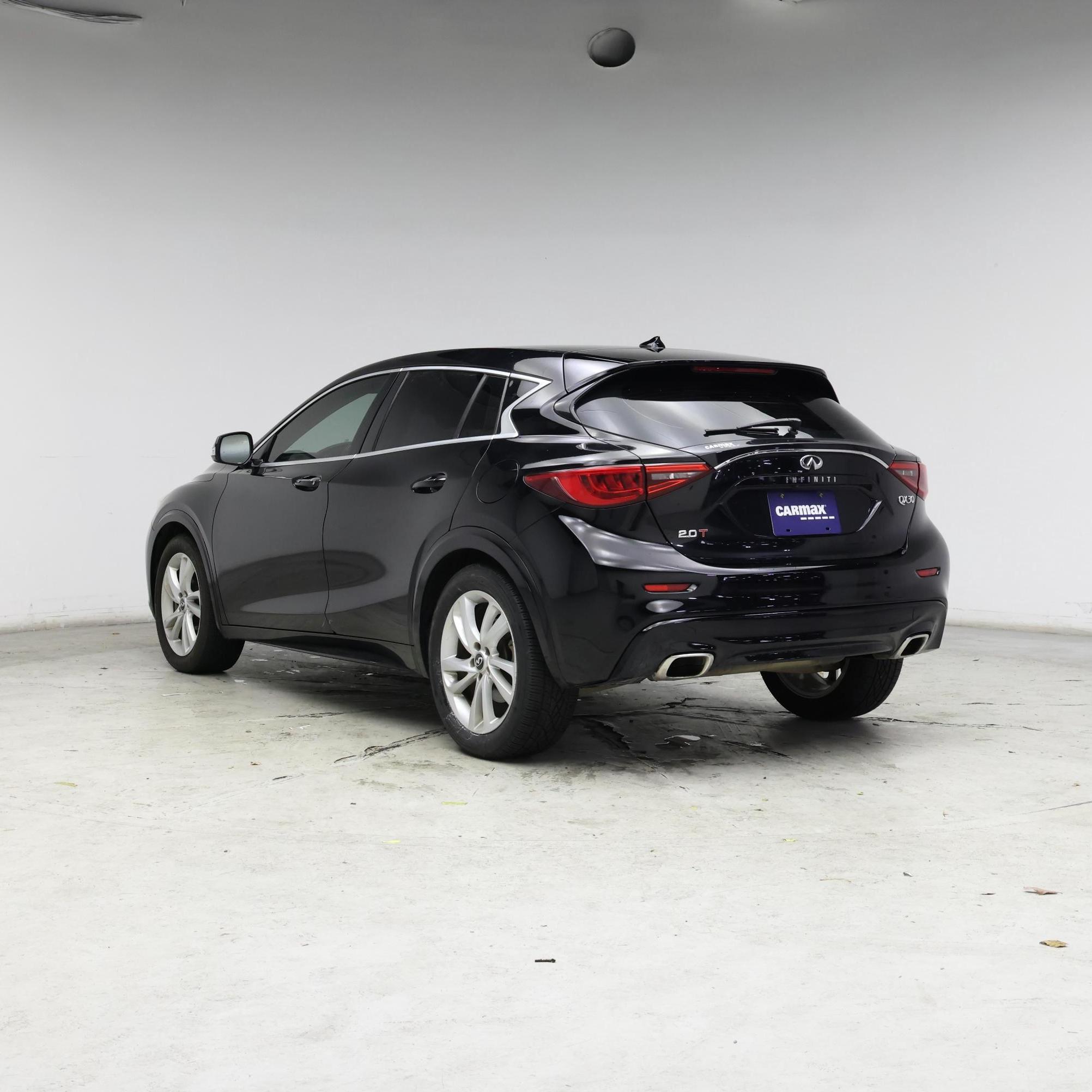 Thumbnail: 2017 INFINITI QX30 - 2