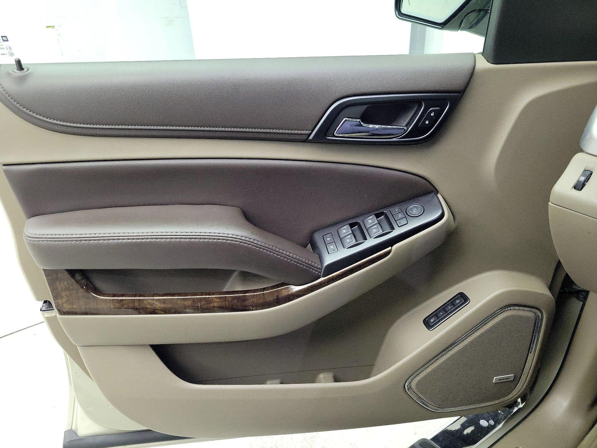 Thumbnail: 2017 Chevrolet Tahoe - 12