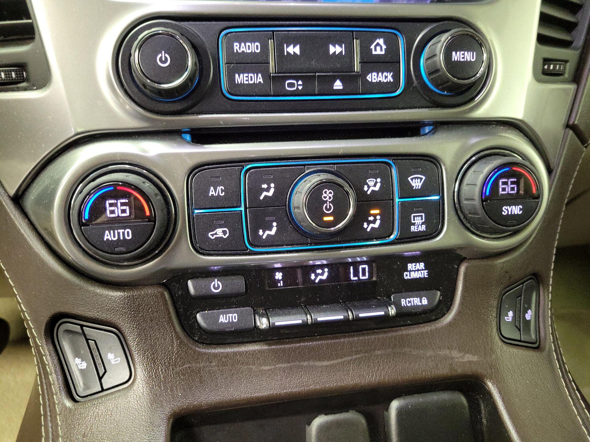 Thumbnail: 2017 Chevrolet Tahoe - 17