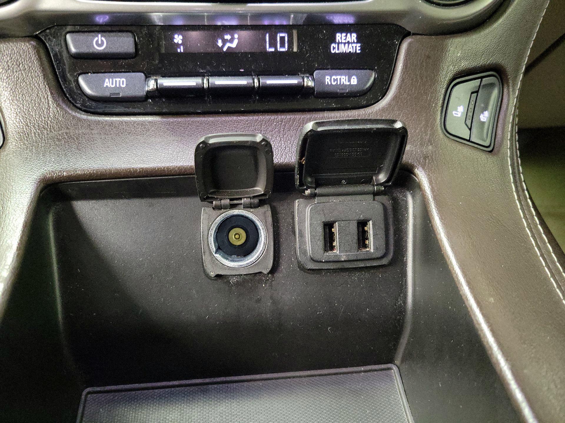 Thumbnail: 2017 Chevrolet Tahoe - 19