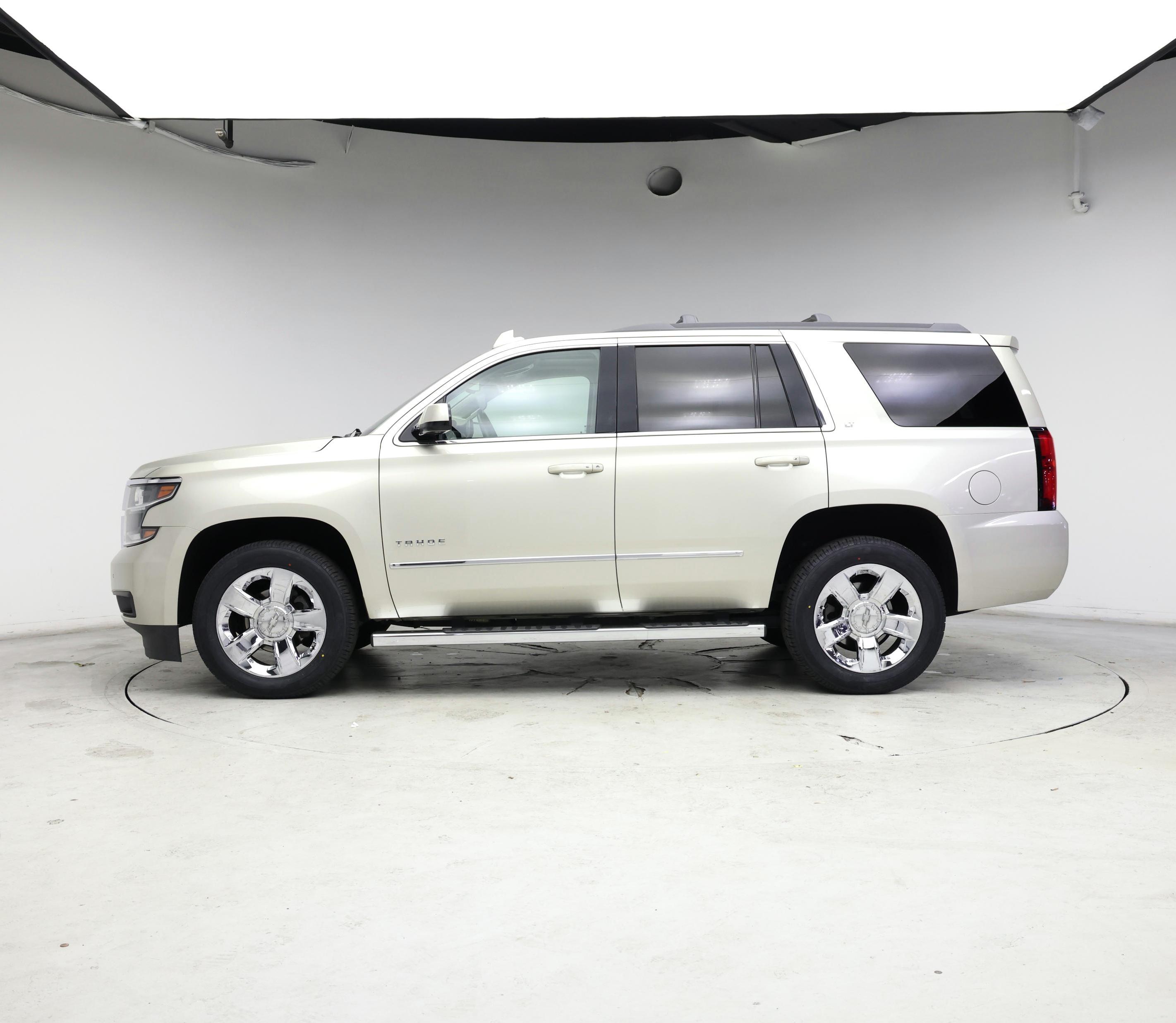 Thumbnail: 2017 Chevrolet Tahoe - 3