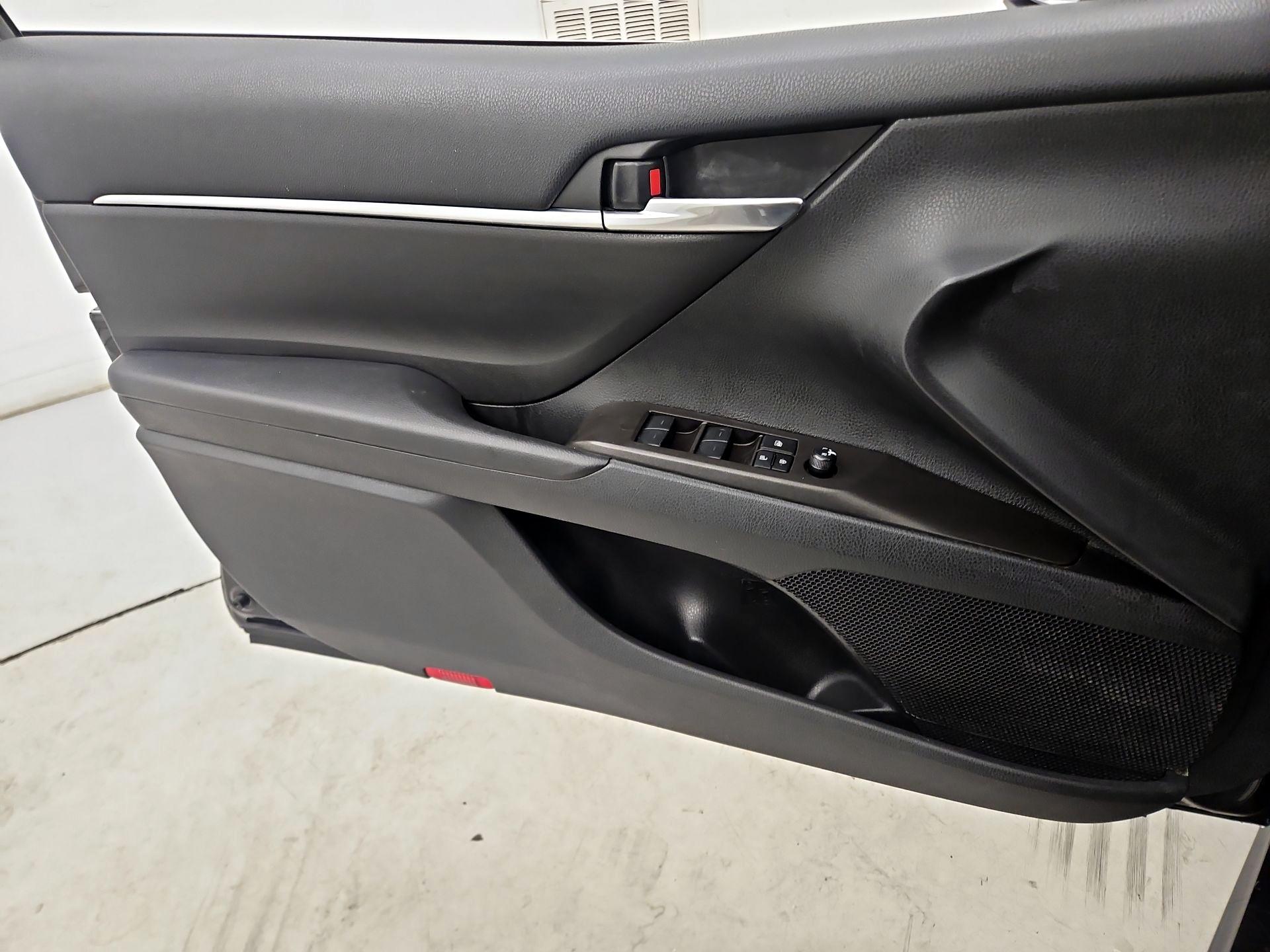 Thumbnail: 2023 Toyota Camry - 12