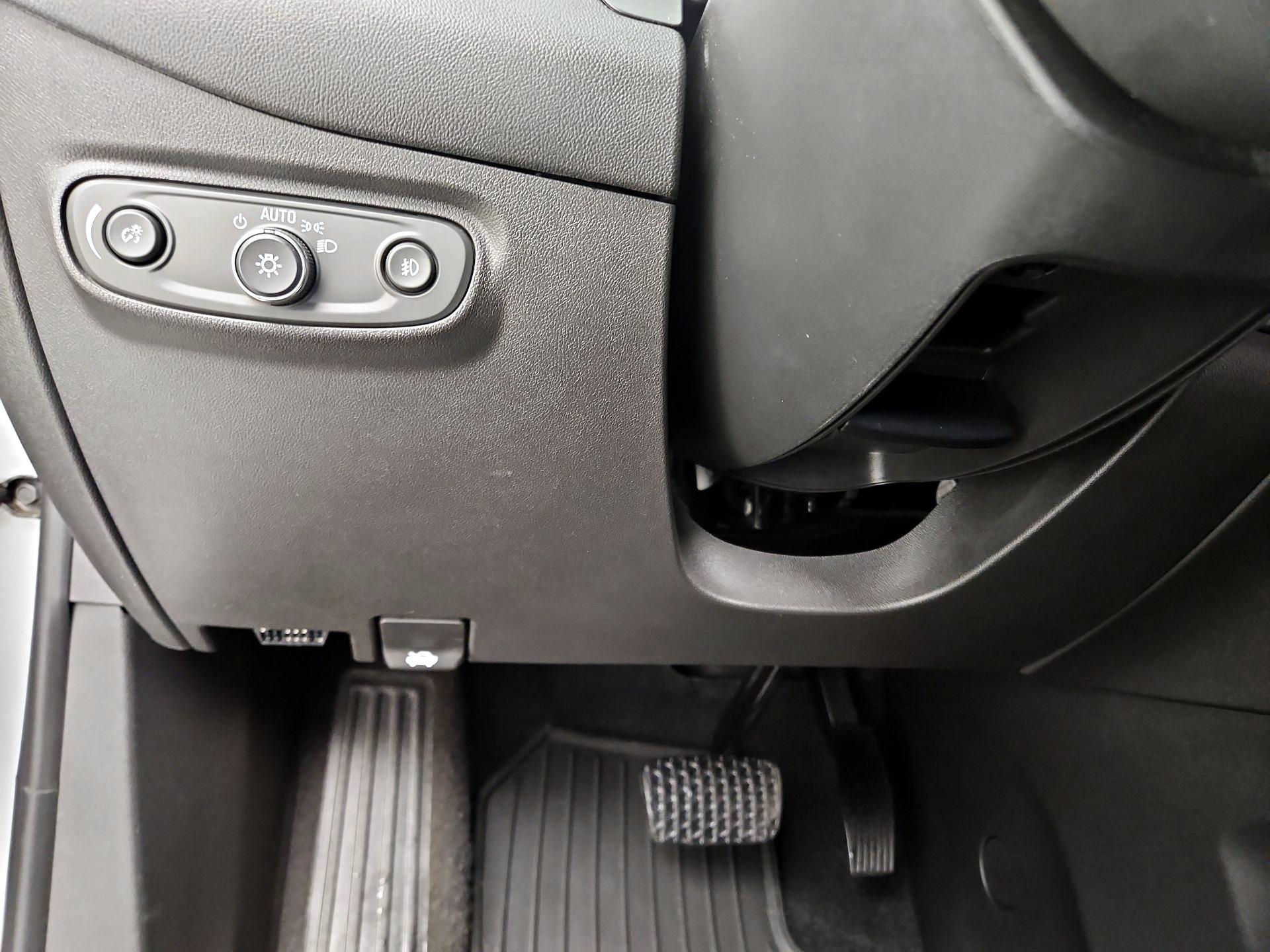 Thumbnail: 2020 Chevrolet Equinox - 13