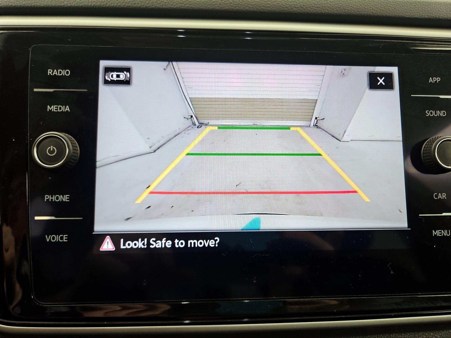 Thumbnail: 2022 Volkswagen Atlas - 14