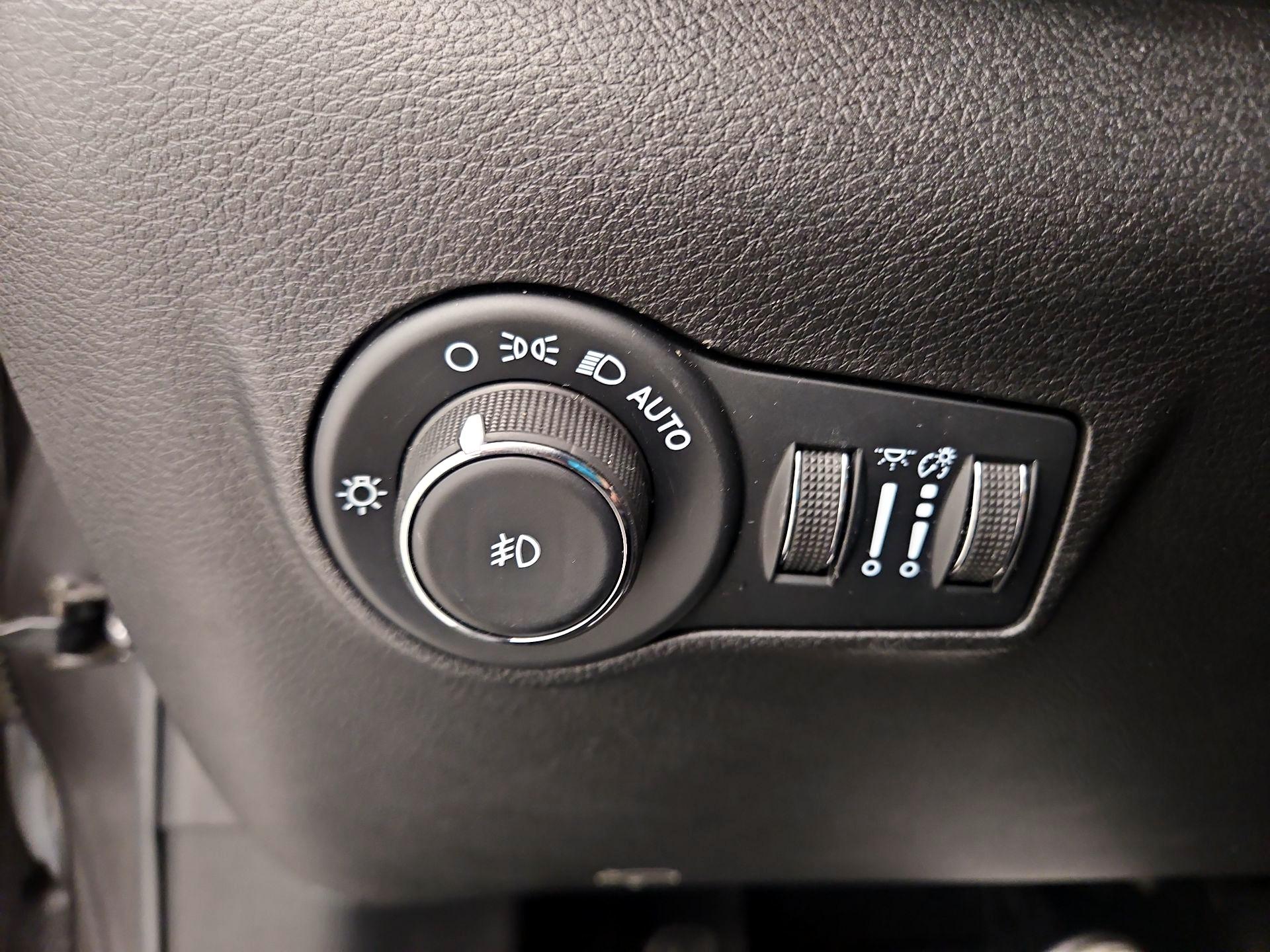 Thumbnail: 2022 Jeep Compass - 13