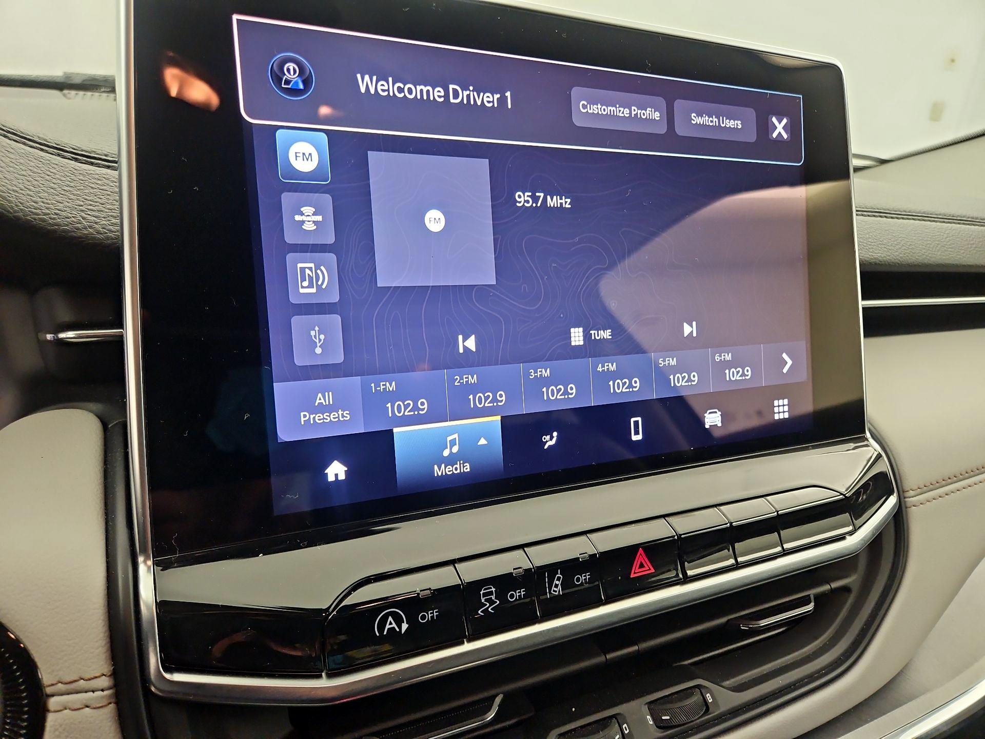 Thumbnail: 2022 Jeep Compass - 15