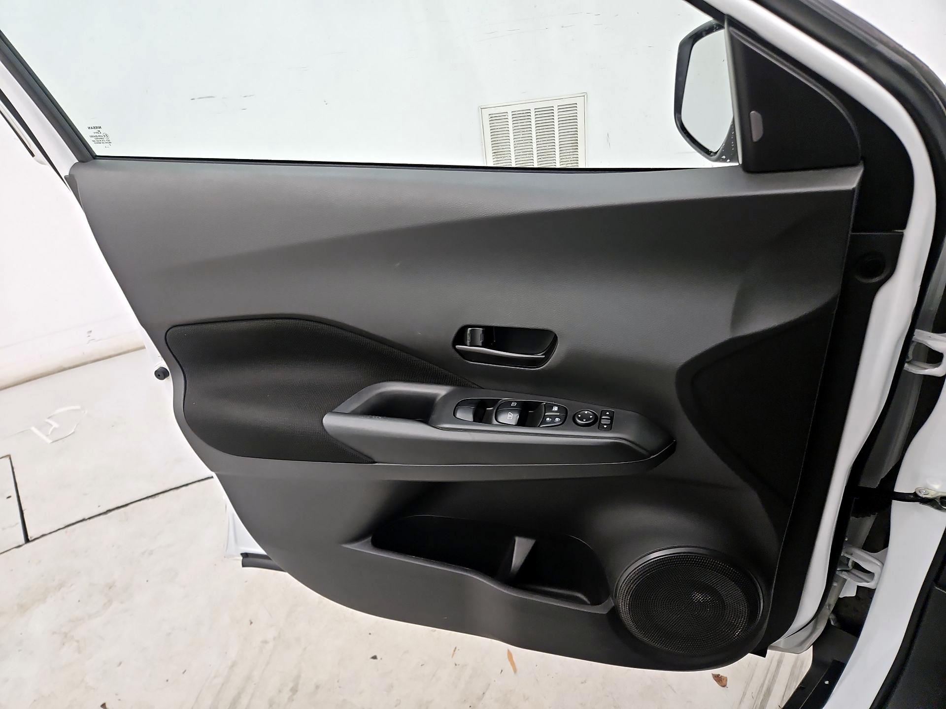 Thumbnail: 2023 Nissan Kicks - 12