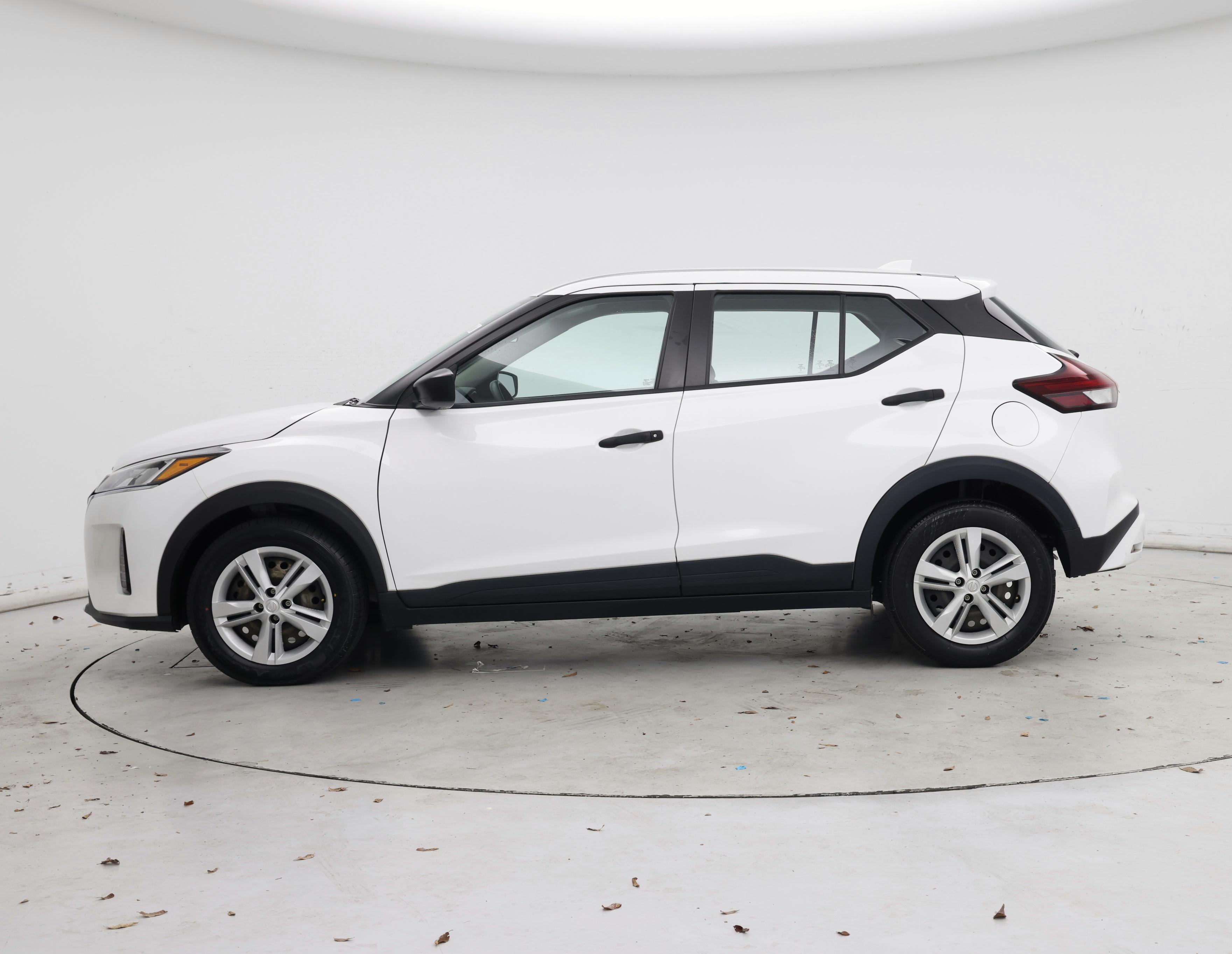 Thumbnail: 2023 Nissan Kicks - 3