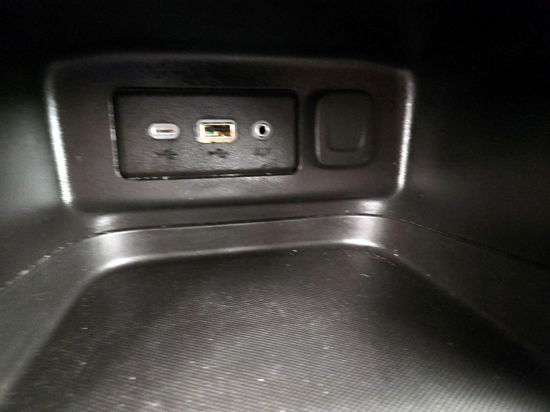 Thumbnail: 2023 Chevrolet Equinox - 18