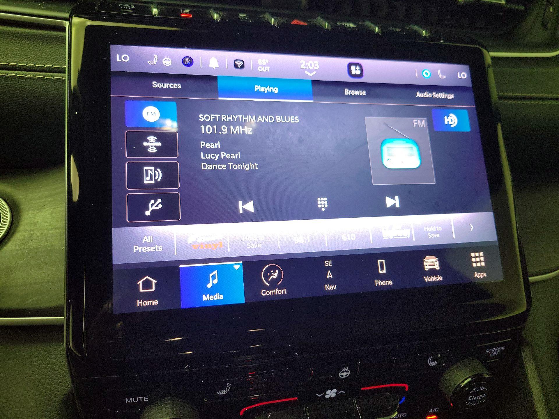 Thumbnail: 2023 Jeep Grand Cherokee - 16